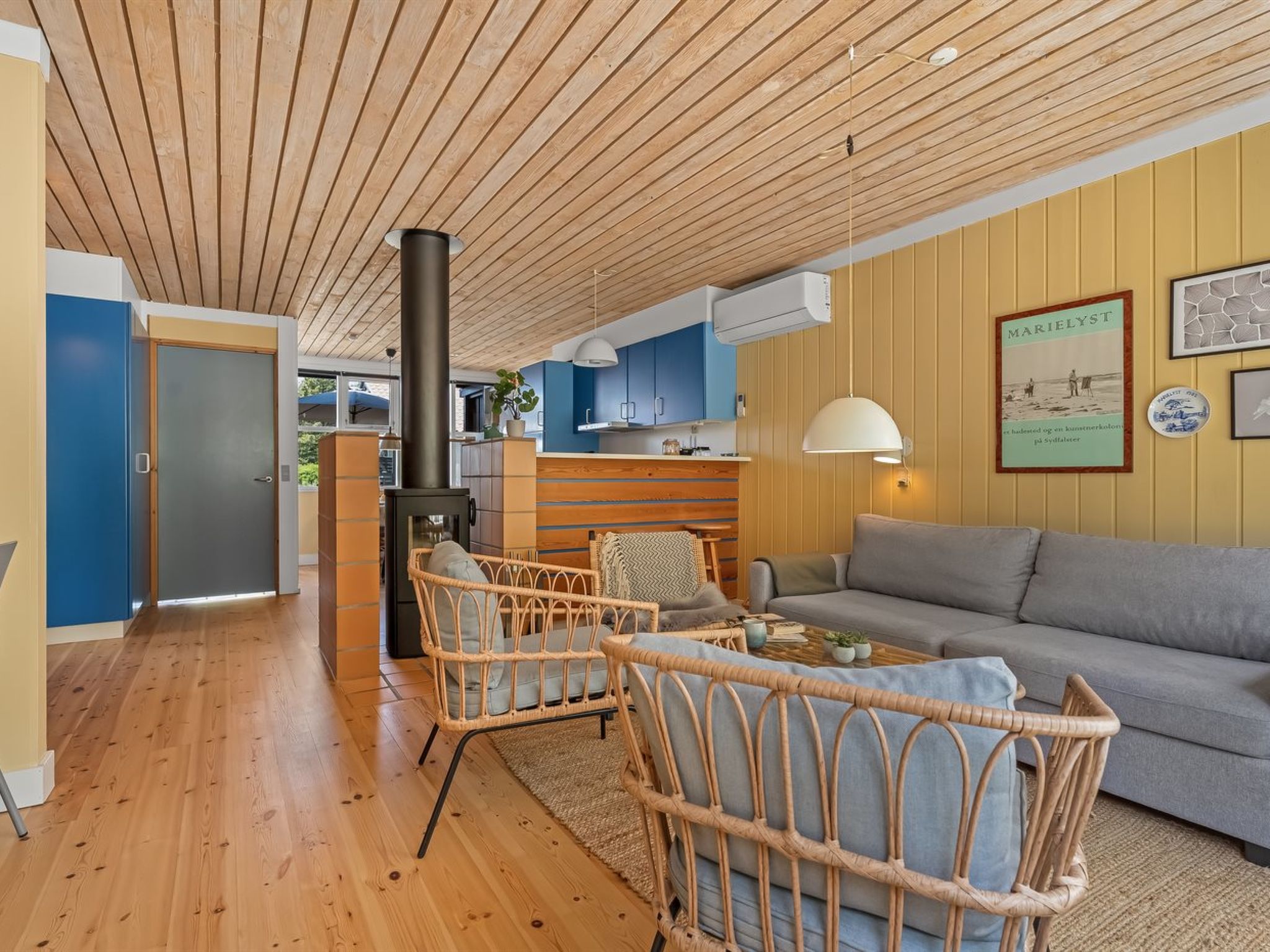 "Elenor" - 300m from the sea-Binnen