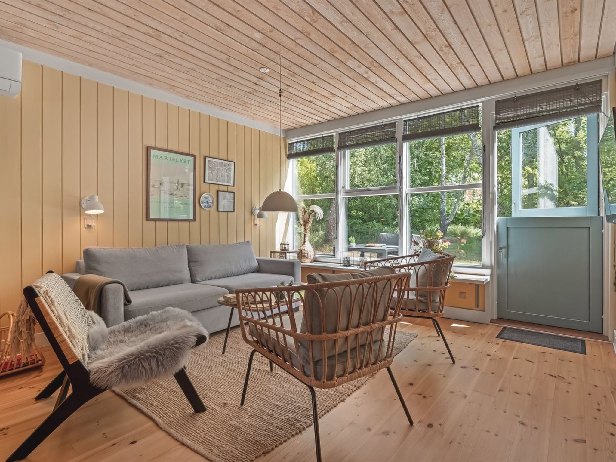 "Elenor" - 300m from the sea-Binnen
