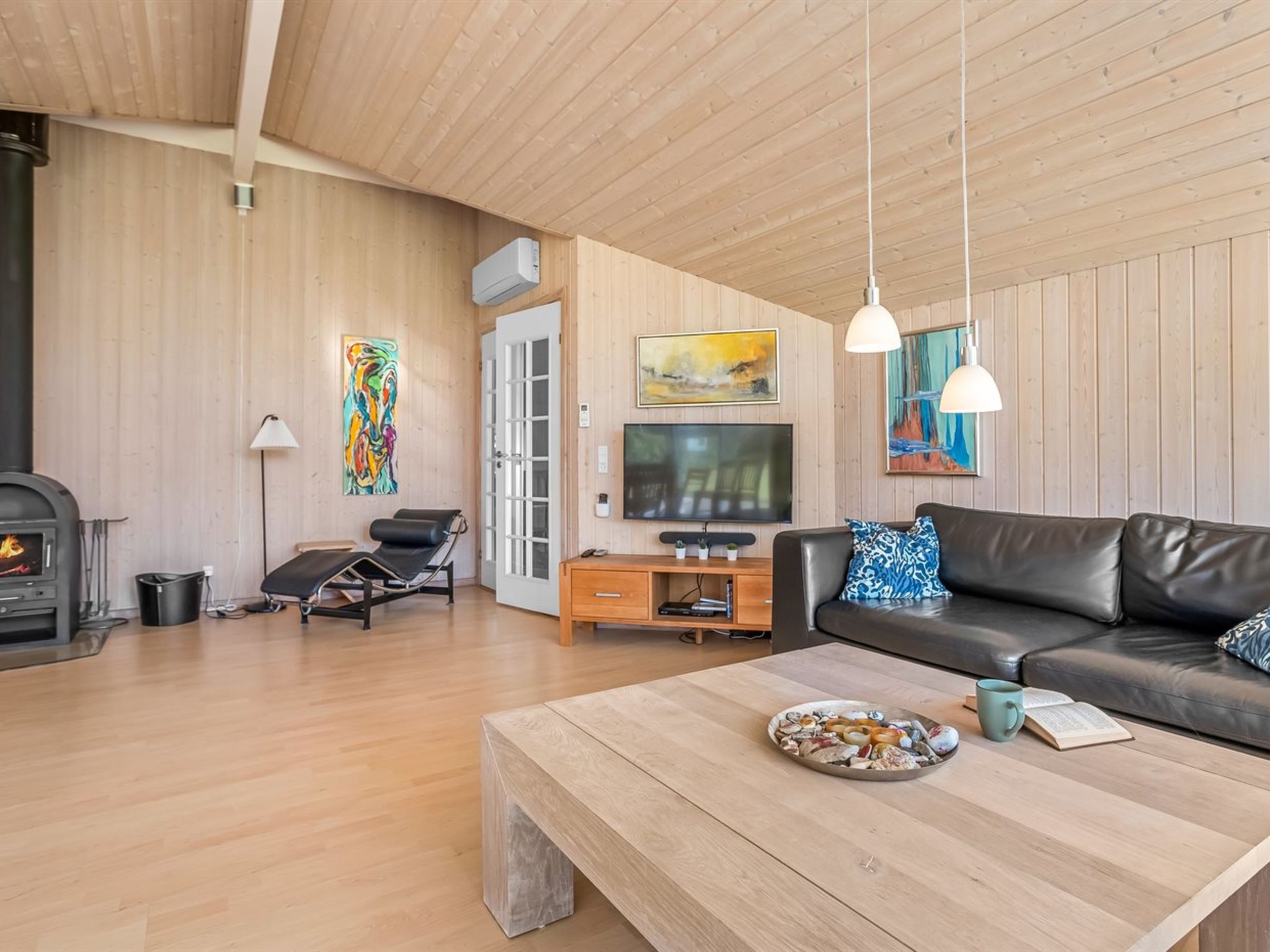 "Enid" - 700m from the sea - Inside