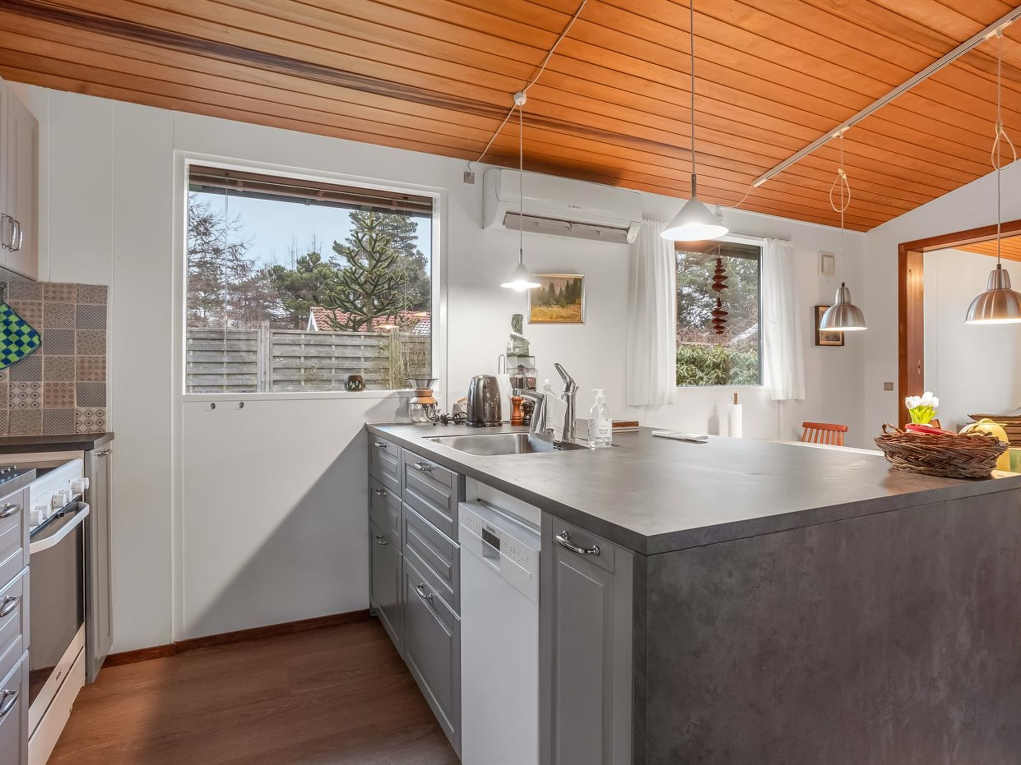 "Odstanus" - 575m from the sea-Binnen