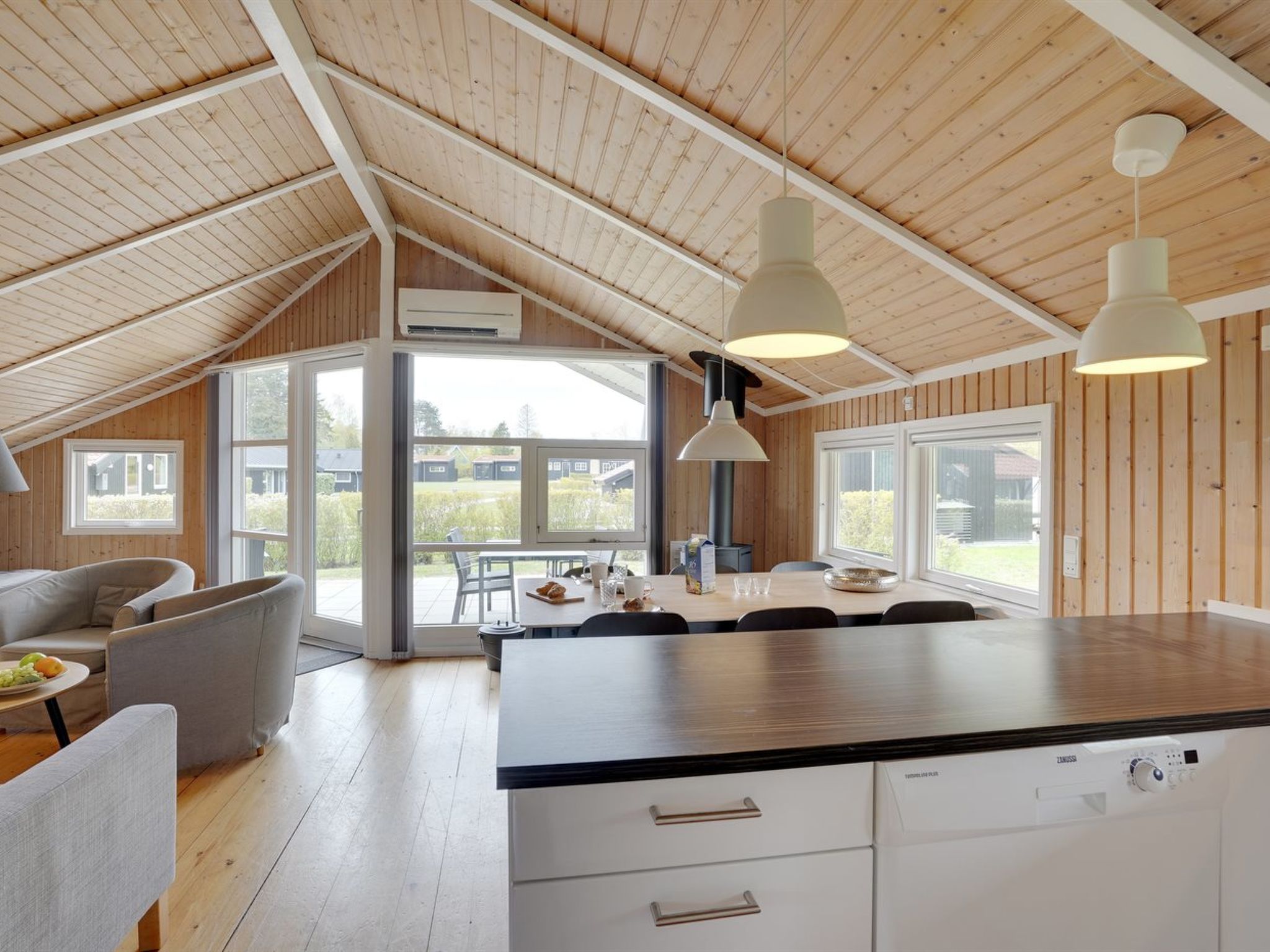 "Frimanda" - 200m from the sea-Binnen