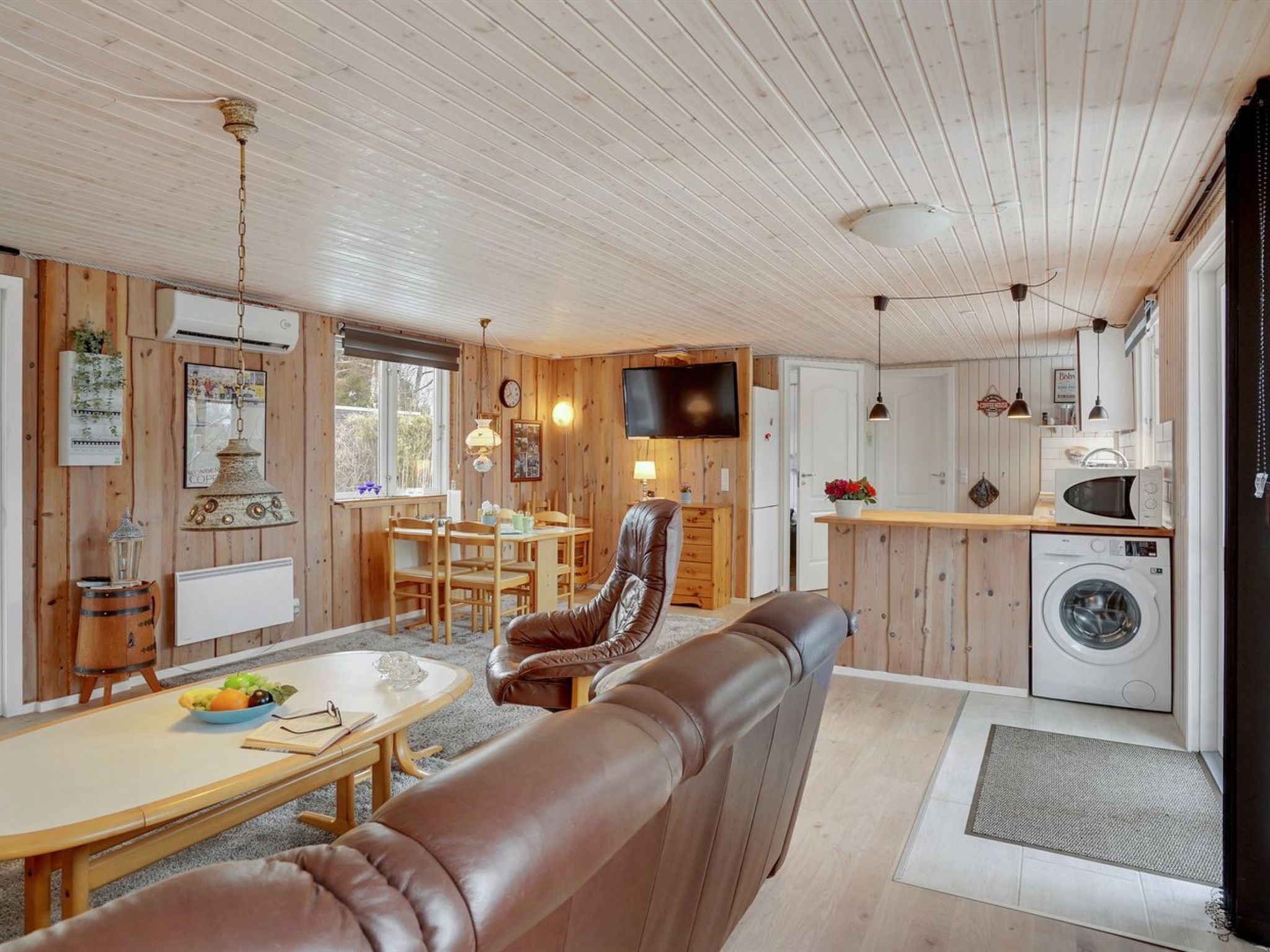 "Winona" - 300m from the sea-Binnen