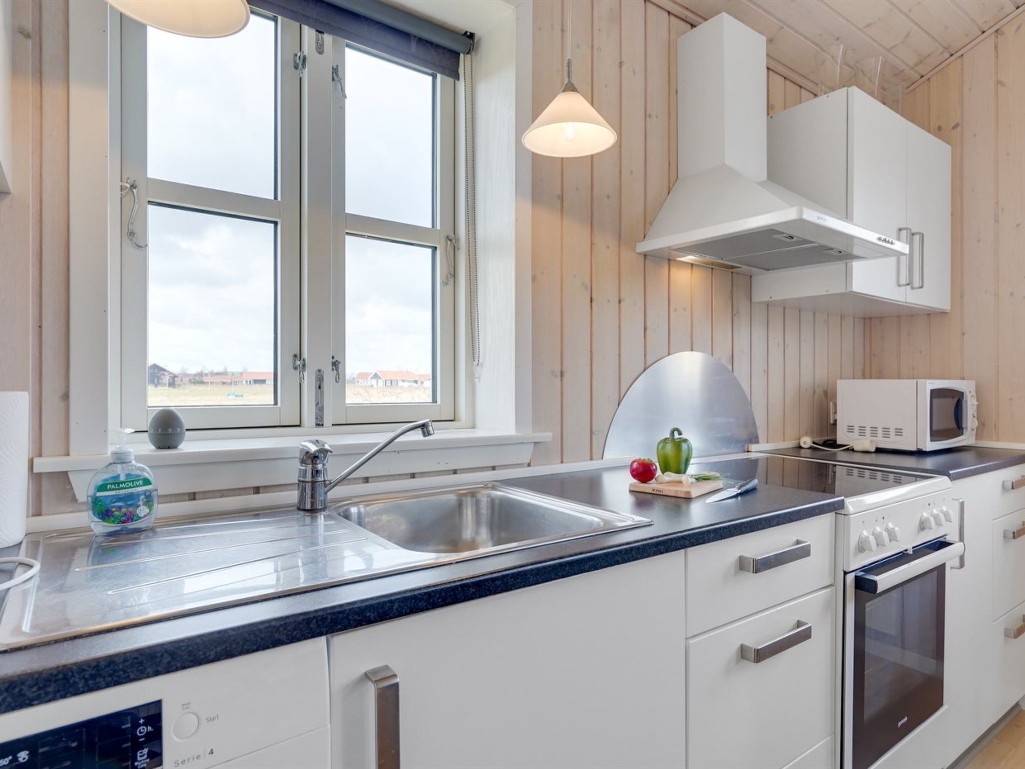 "Evin" - 800m from the sea - Binnen