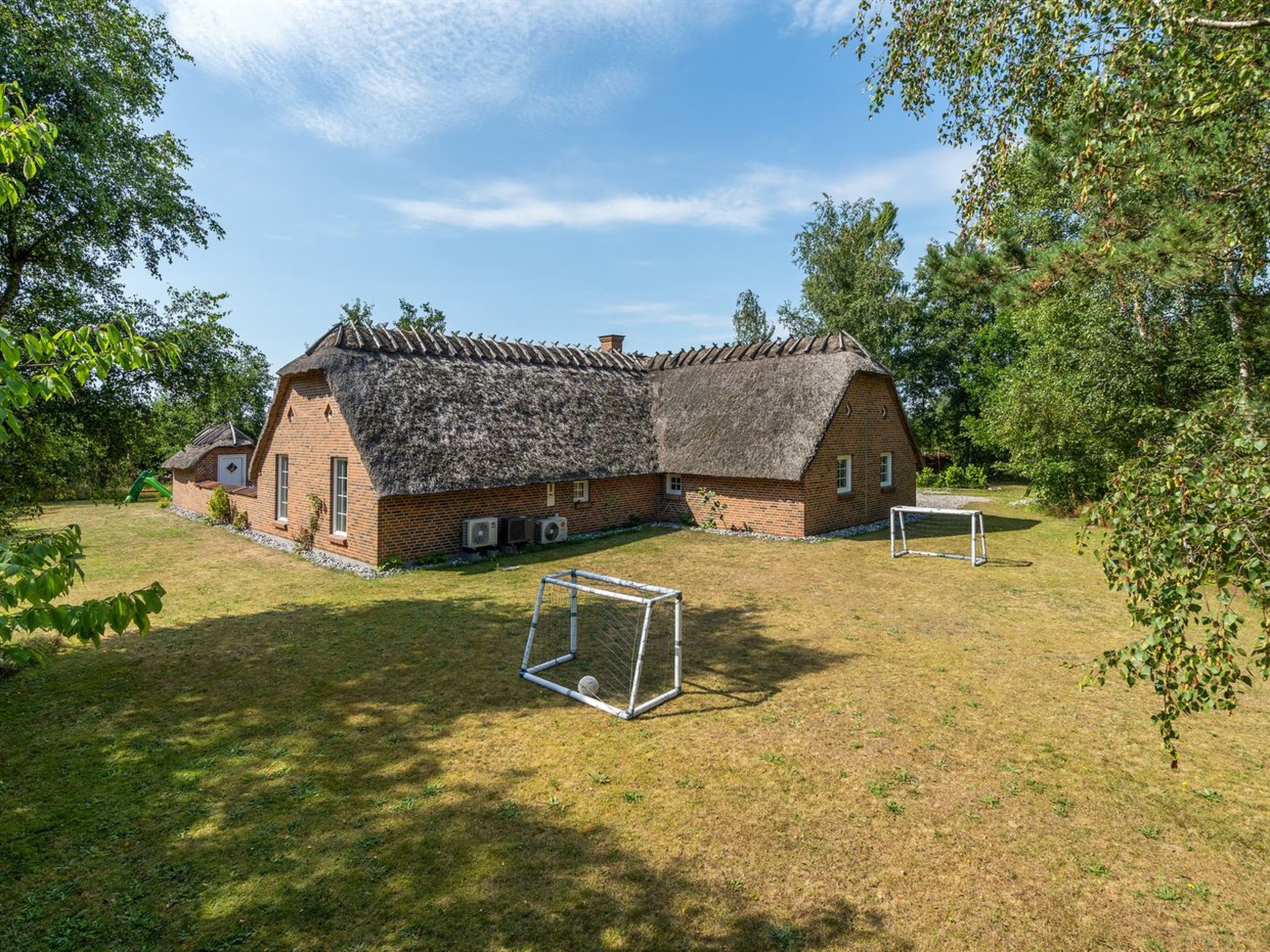 "Taralyn" - 1.3km from the sea - Buiten