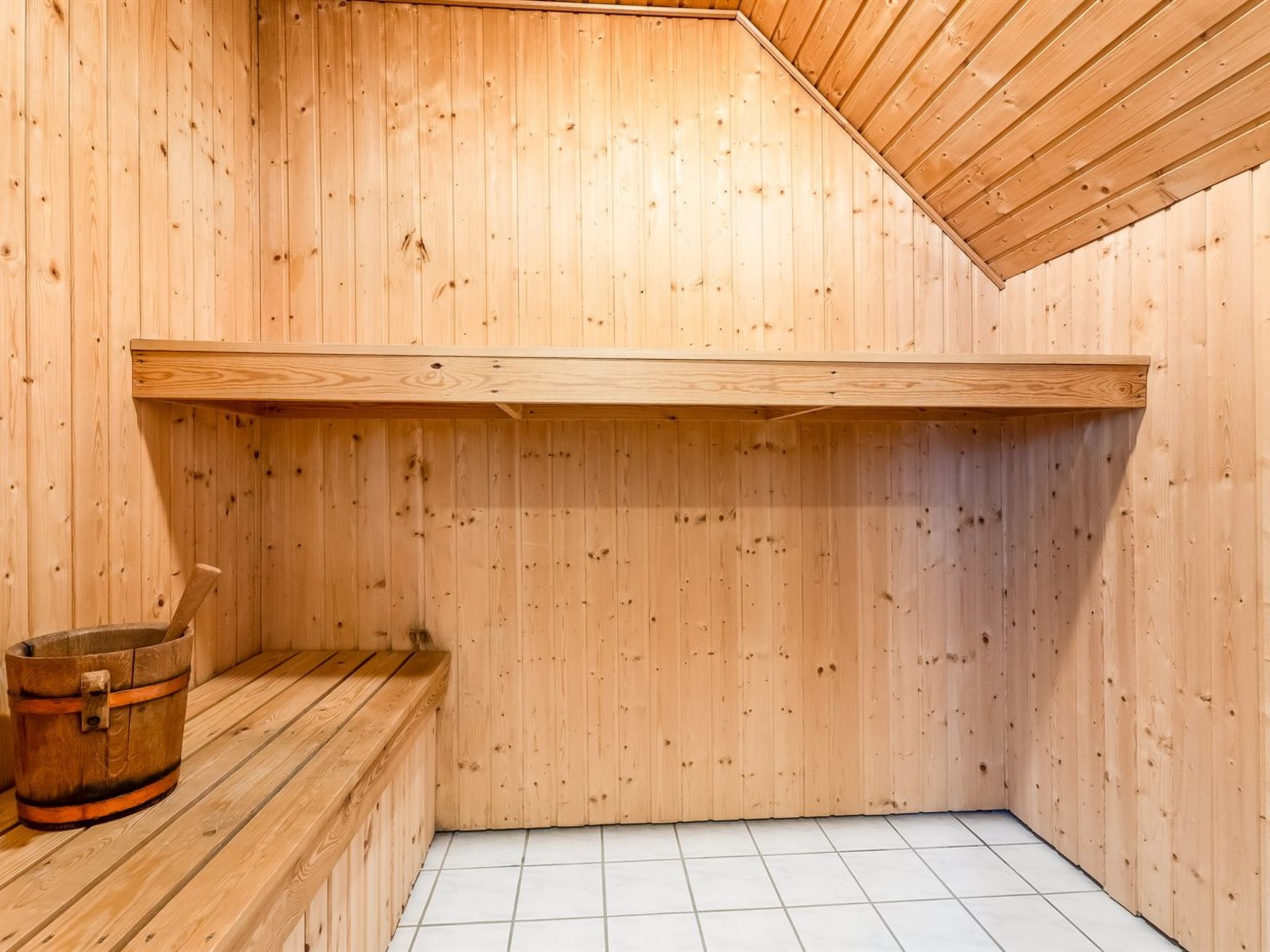 "Taralyn" - 1.3km from the sea - Drinnen
