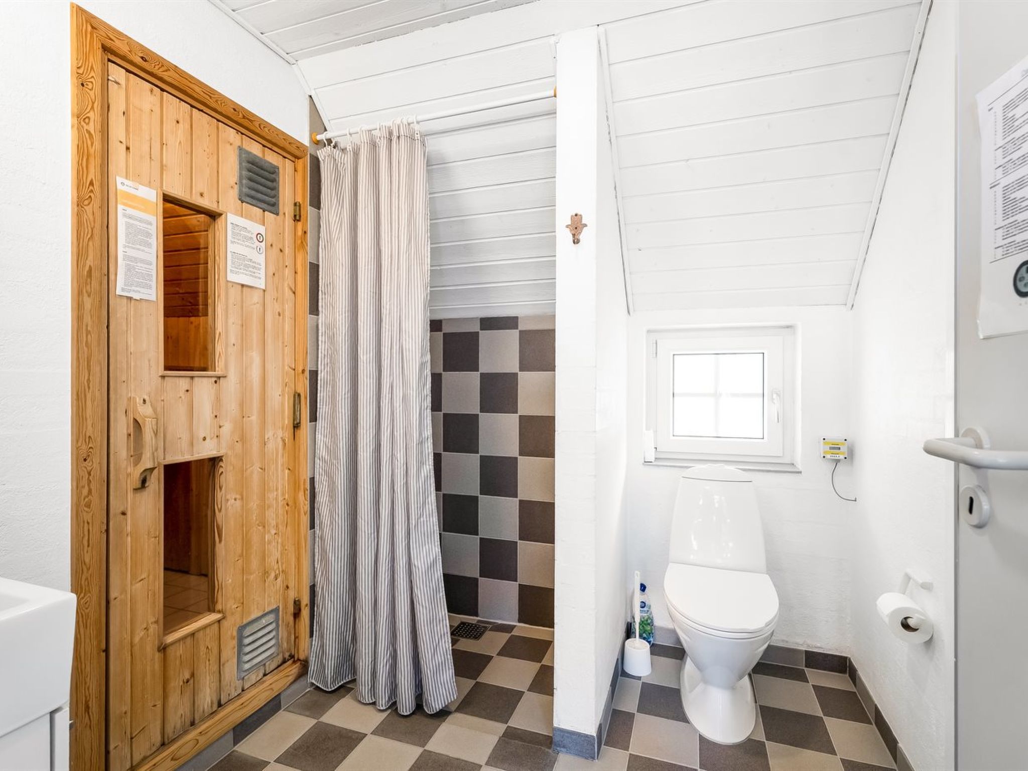 "Taralyn" - 1.3km from the sea - Drinnen