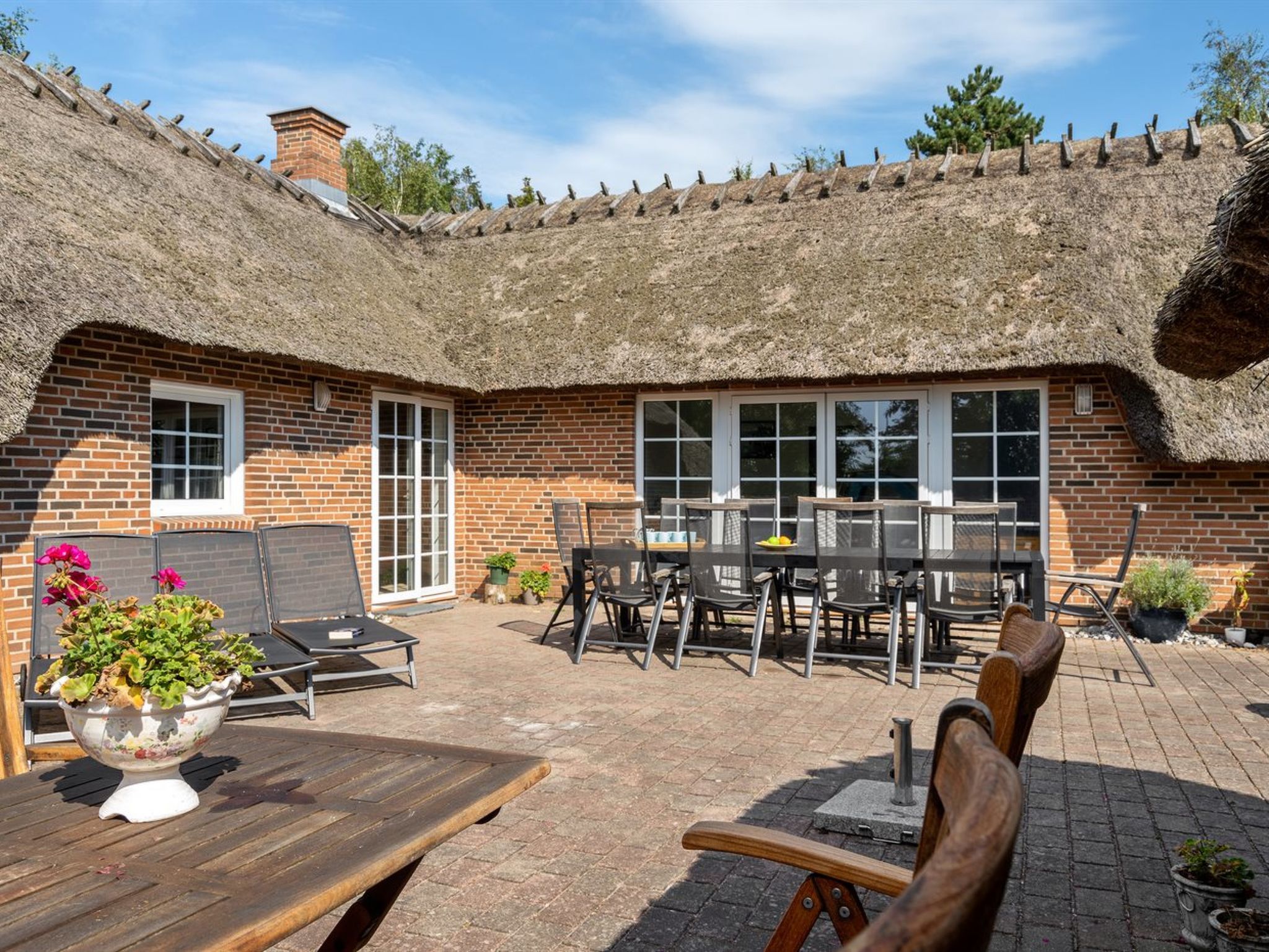 "Taralyn" - 1.3km from the sea-Buiten