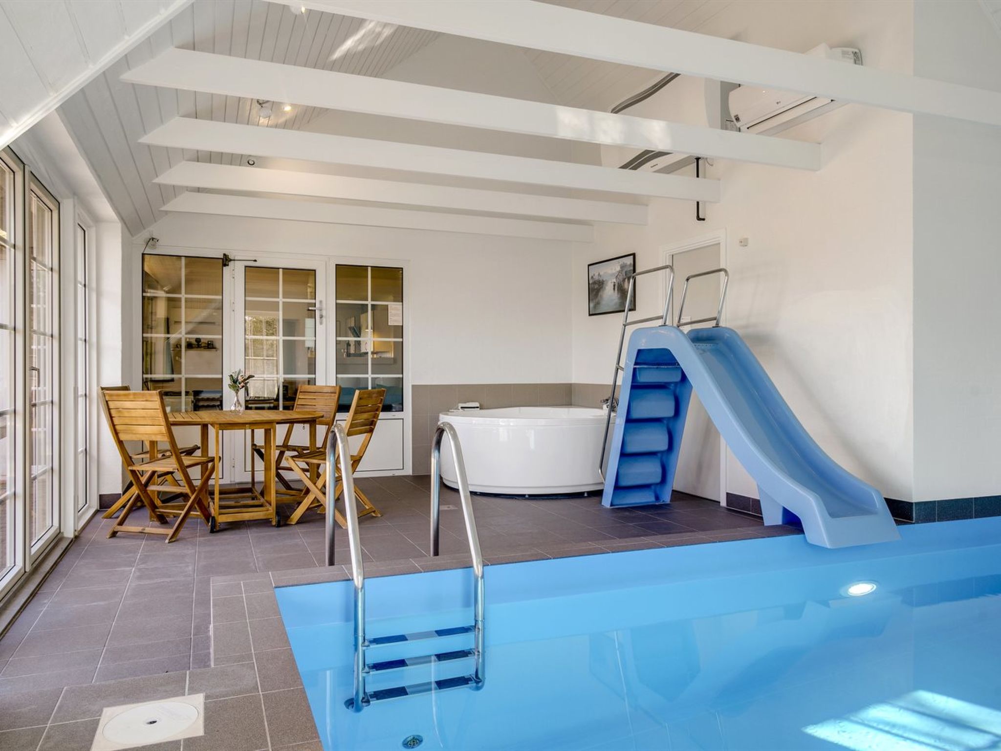 "Taralyn" - 1.3km from the sea-Buiten