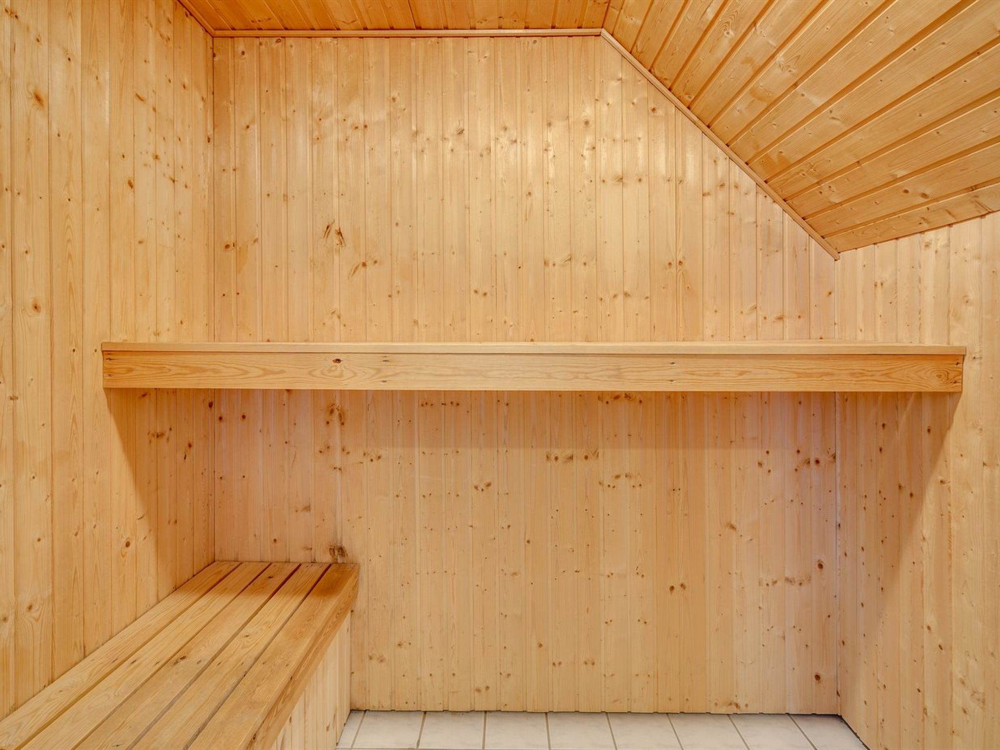 "Taralyn" - 1.3km from the sea-Binnen