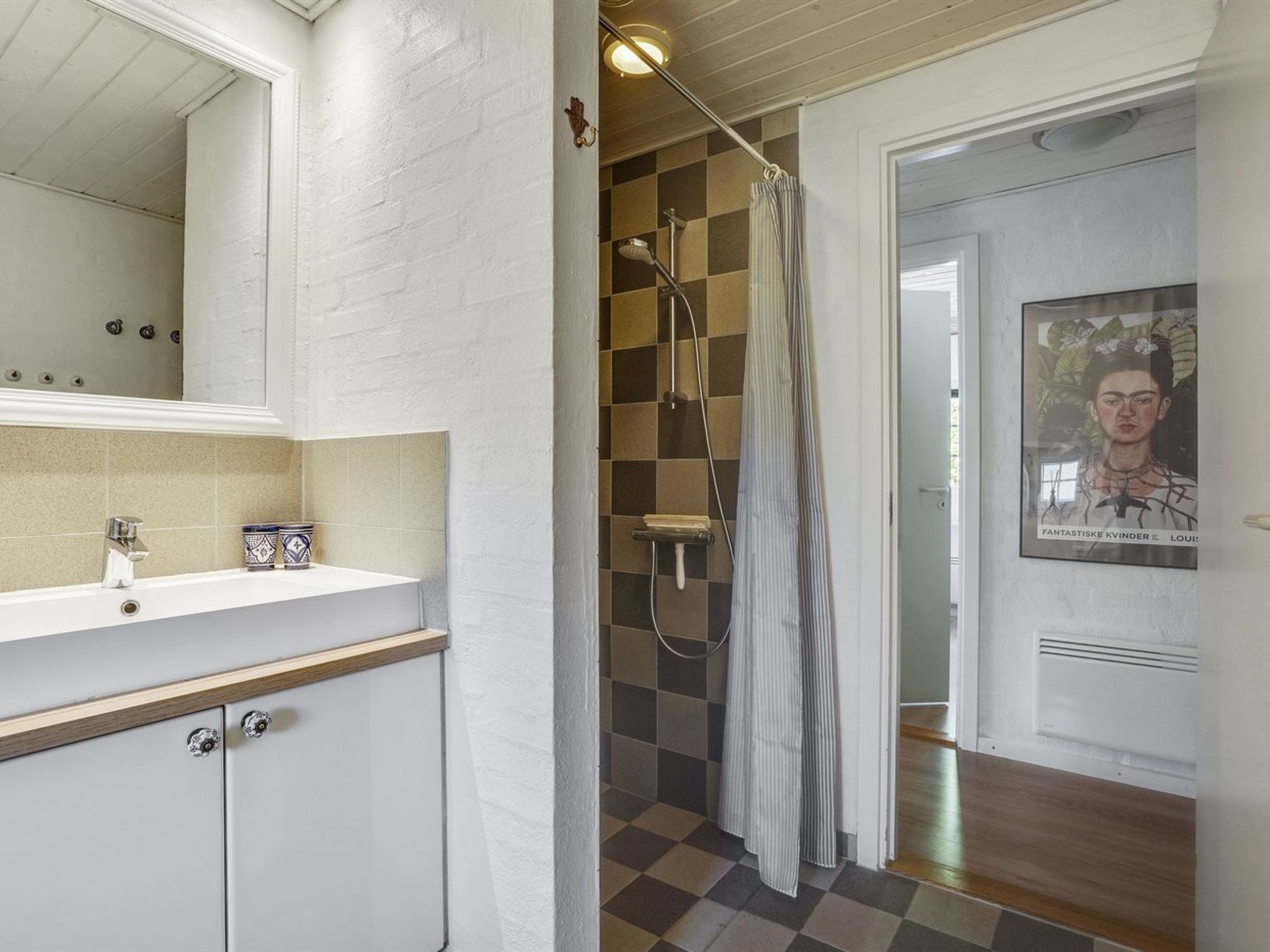 "Taralyn" - 1.3km from the sea-Binnen