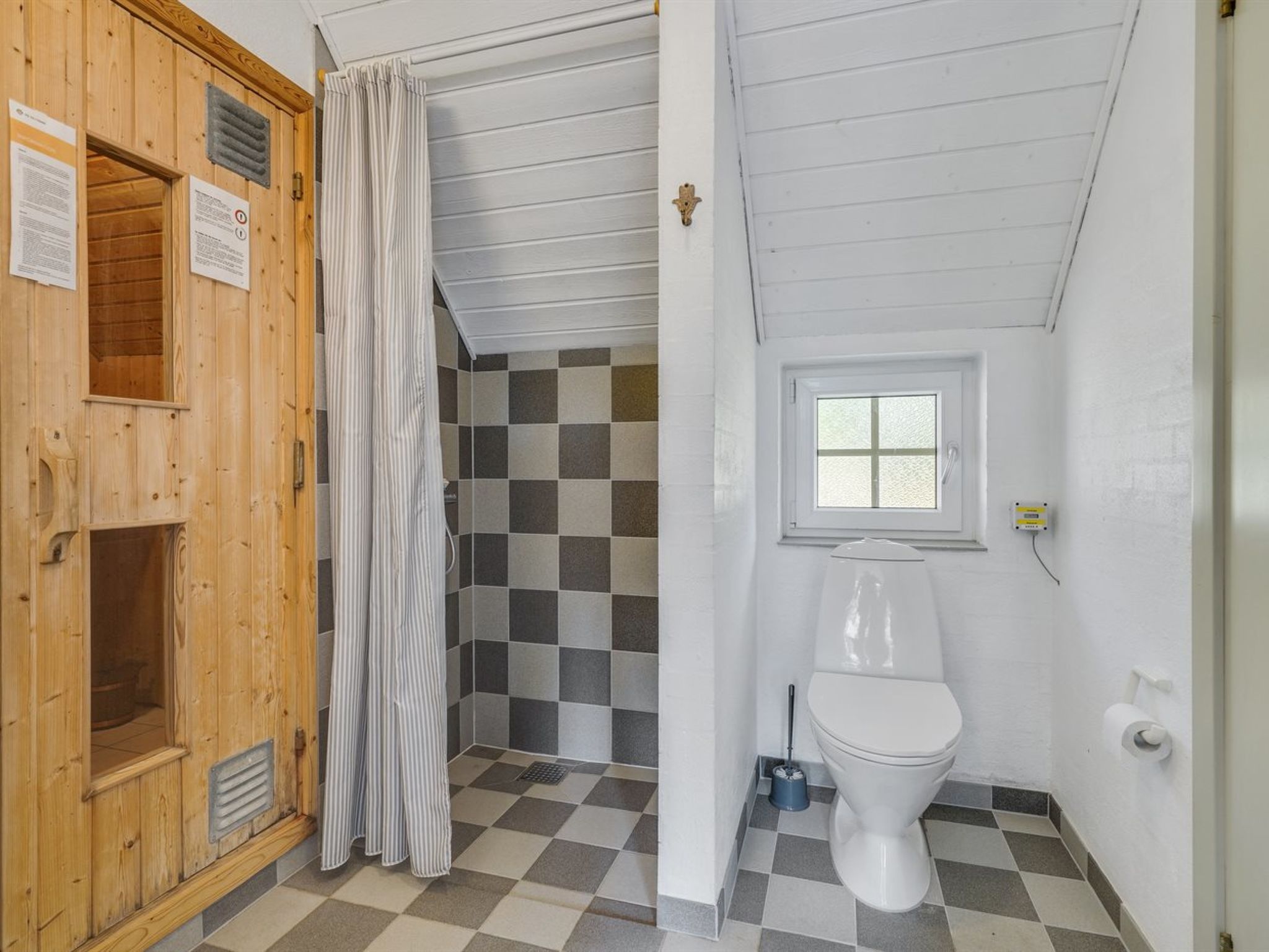 "Taralyn" - 1.3km from the sea-Binnen