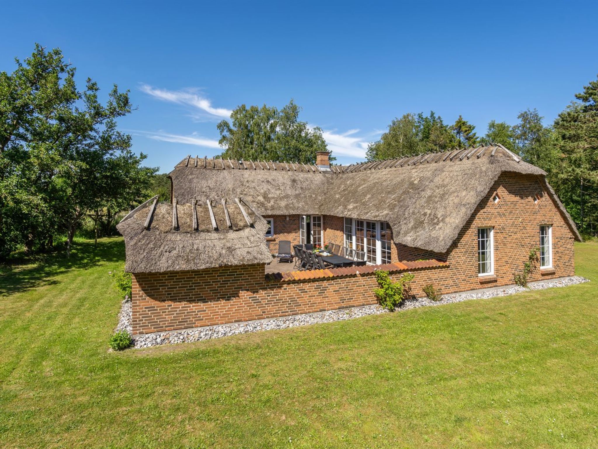 "Taralyn" - 1.3km from the sea-Buiten