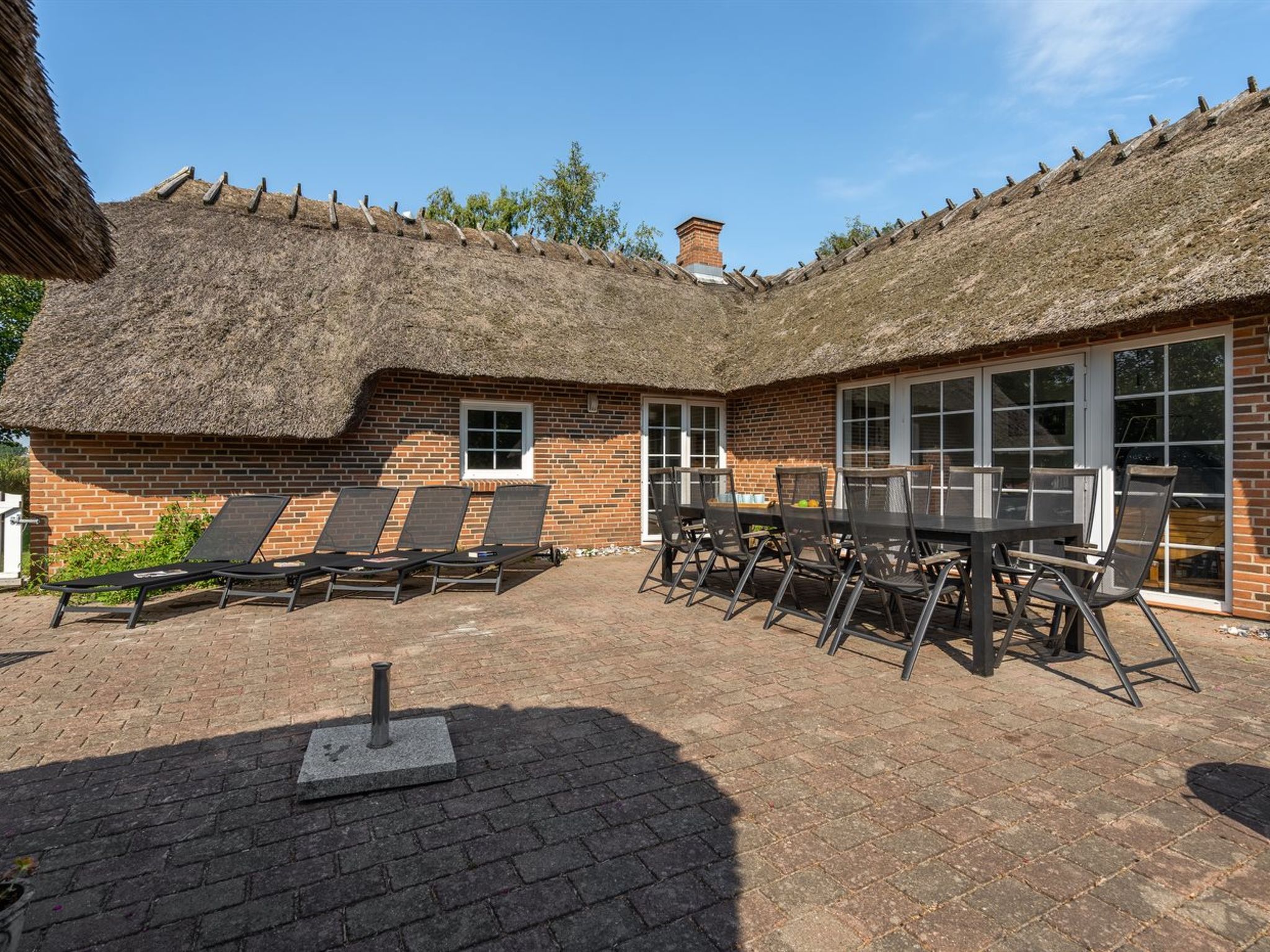 "Taralyn" - 1.3km from the sea-Buiten