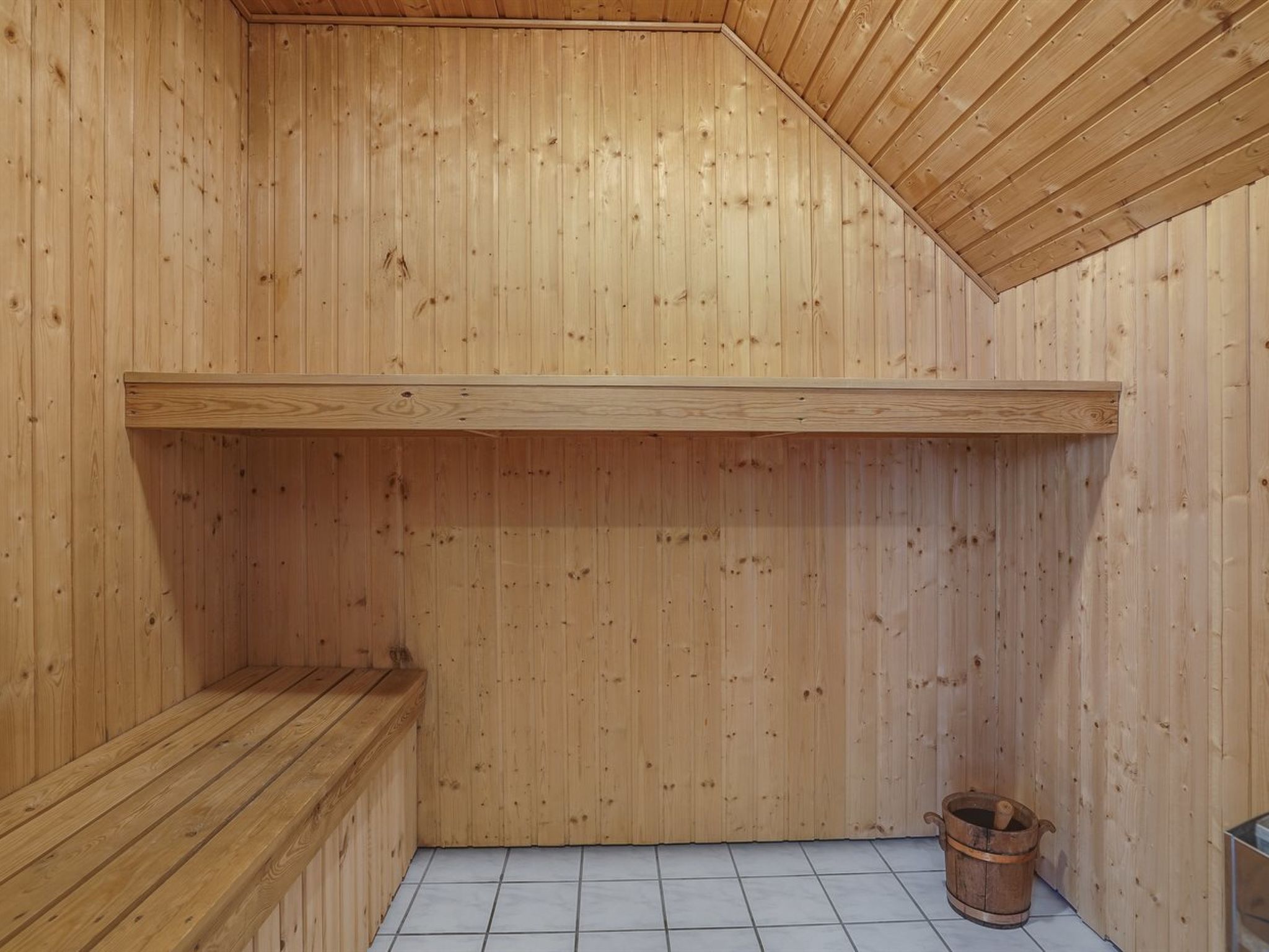 "Taralyn" - 1.3km from the sea-Binnen