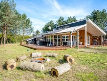 Ruim vakantiehuis Akseli op 800 meter van de Oostzee - thumbnail 1
