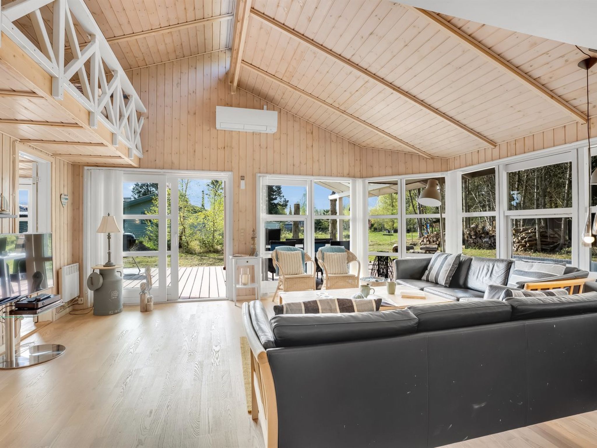 "Akseli" - 800m from the sea - Inside