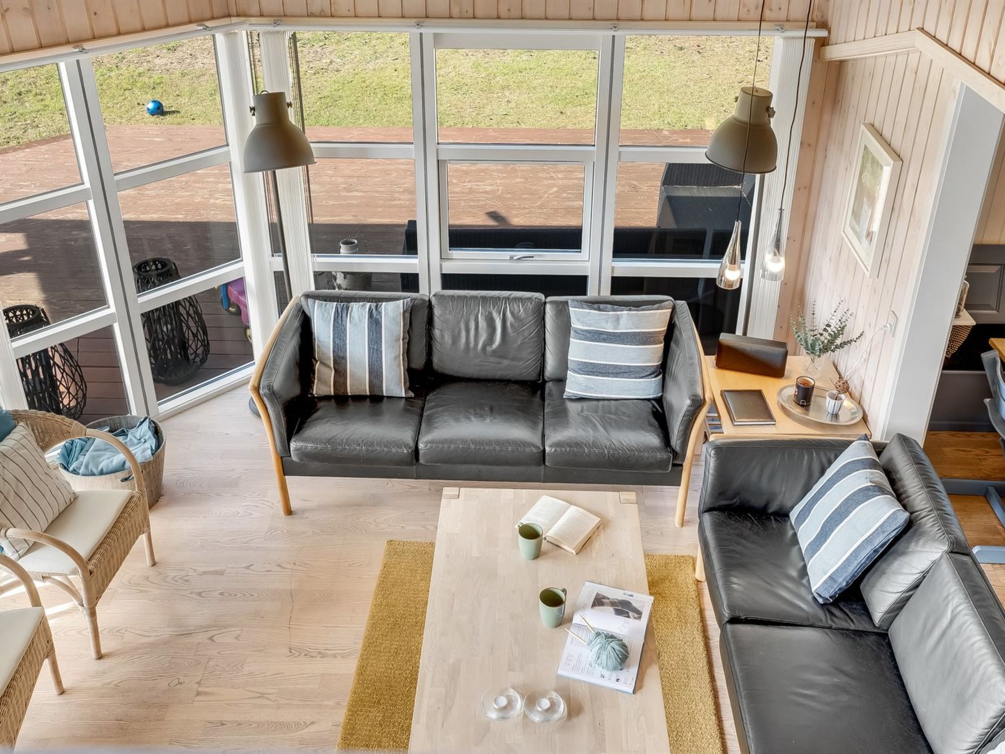 "Akseli" - 800m from the sea - Inside