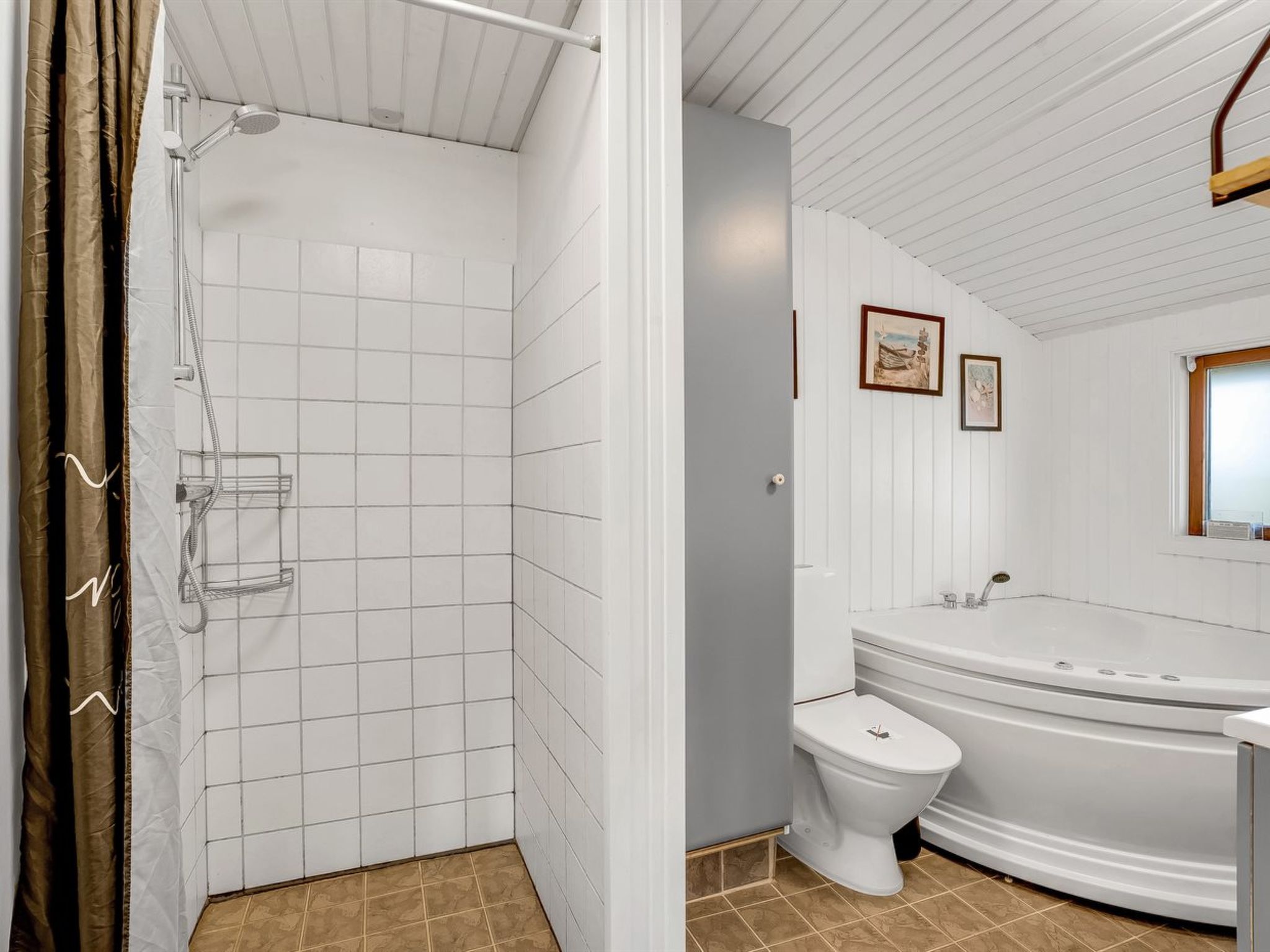 "Akseli" - 800m from the sea - Inside