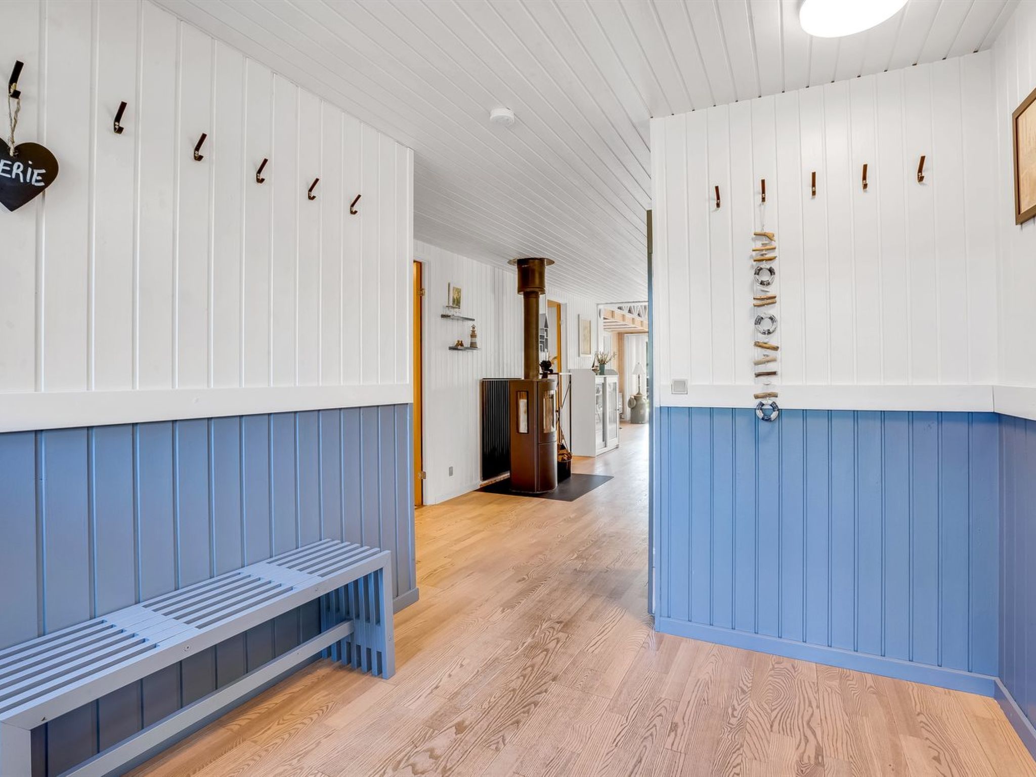 "Akseli" - 800m from the sea - Inside