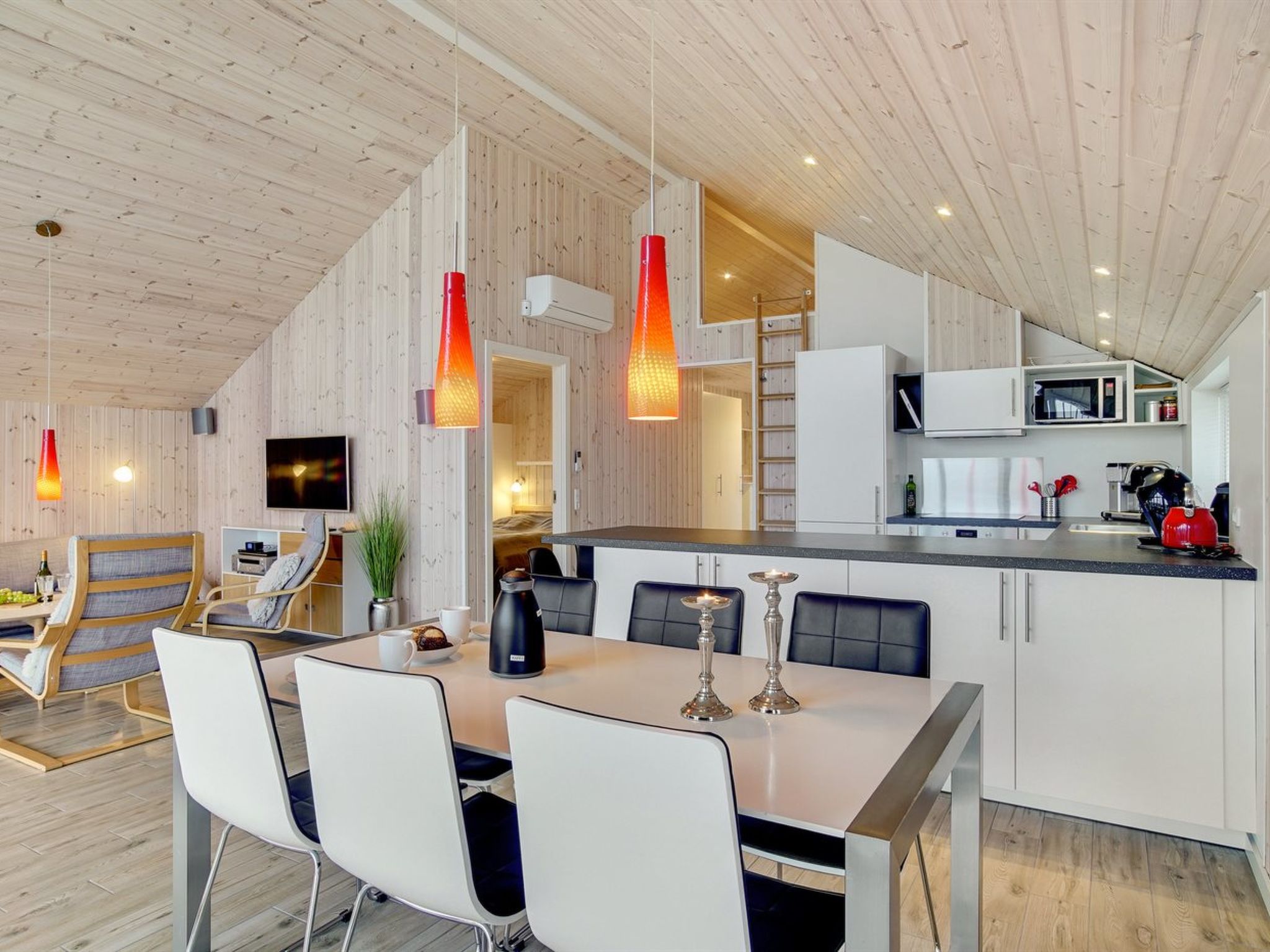 "Domi" - 1.2km from the sea - Binnen