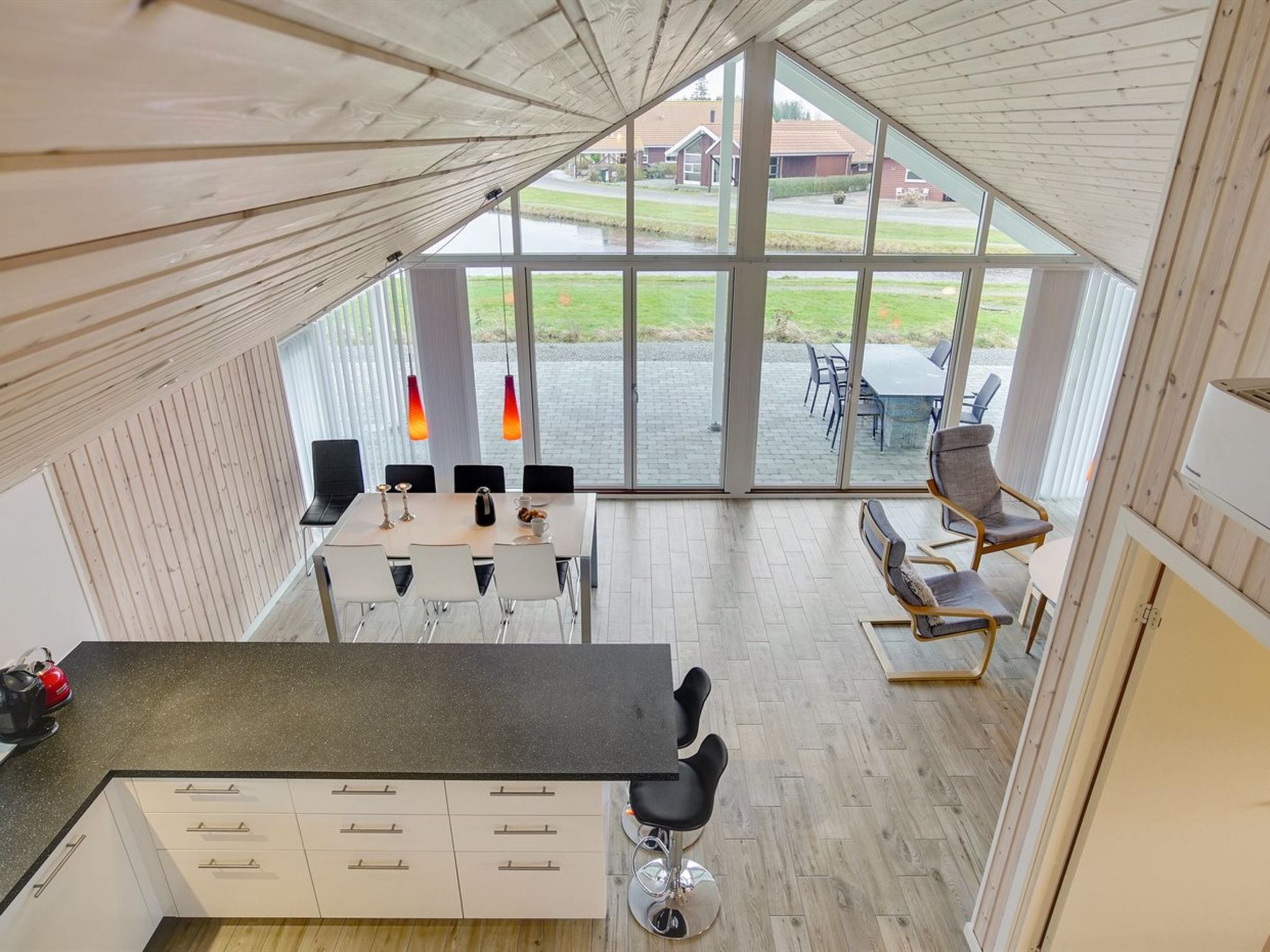 "Domi" - 1.2km from the sea - Binnen