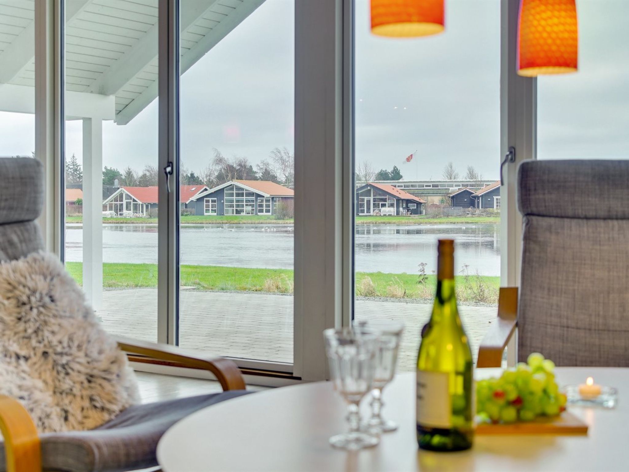 "Domi" - 1.2km from the sea - Binnen