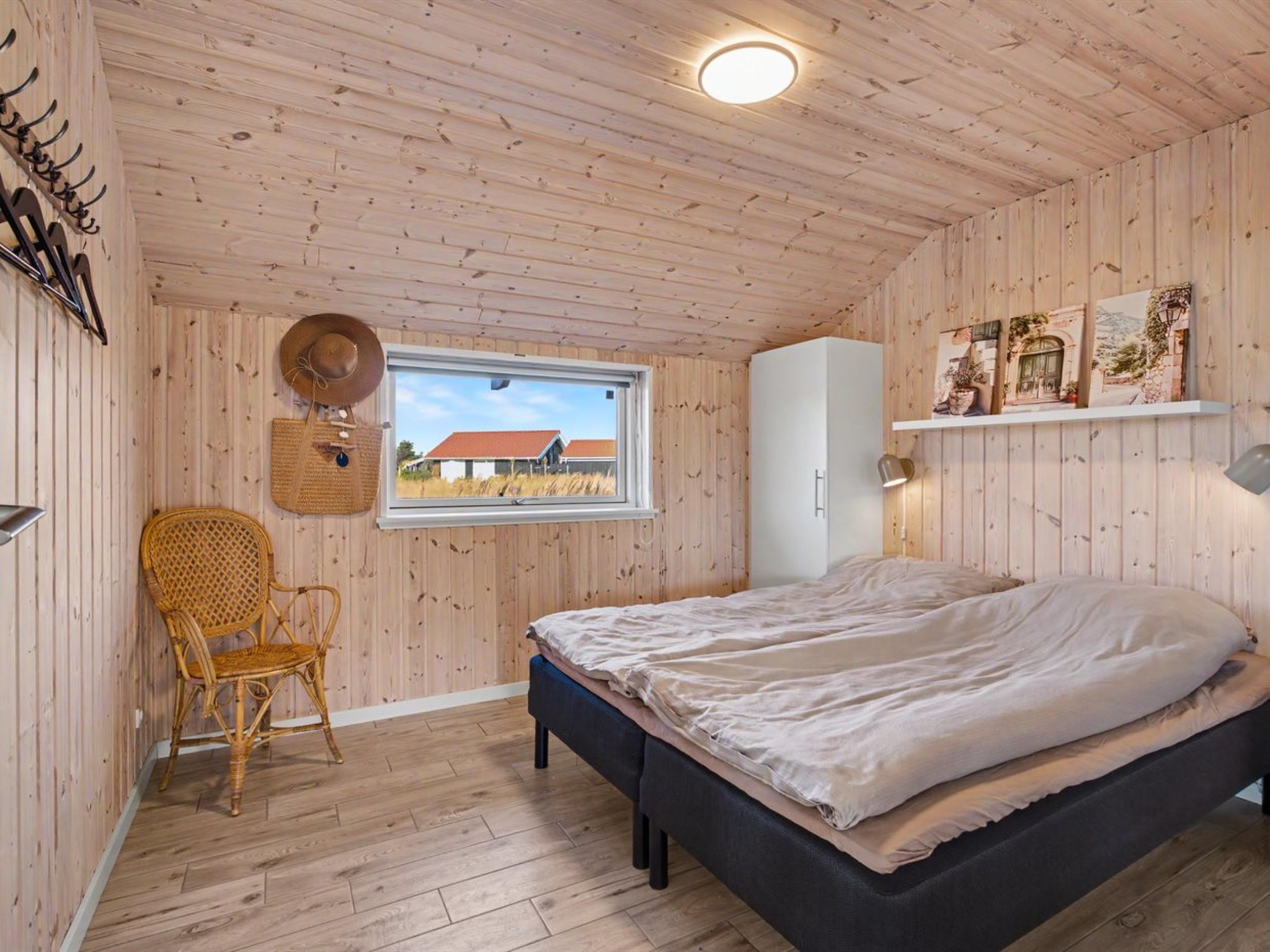 "Domi" - 1.2km from the sea - Binnen