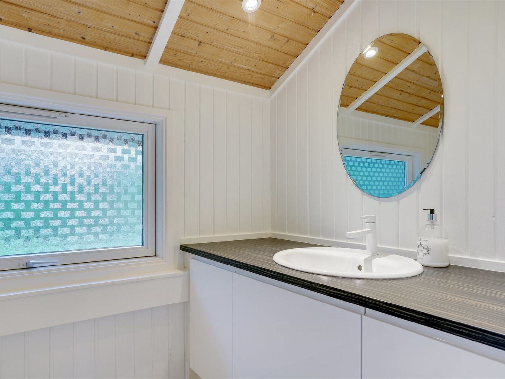 "Nafni" - 200m from the sea-Binnen