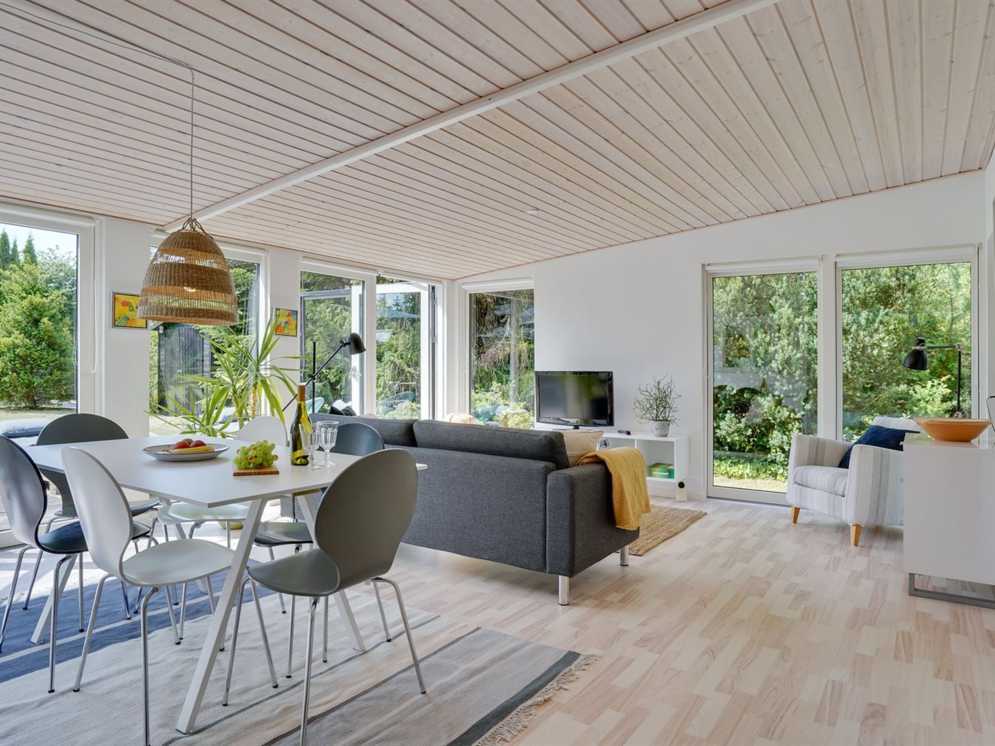 "Edin" - 400m from the sea - Drinnen