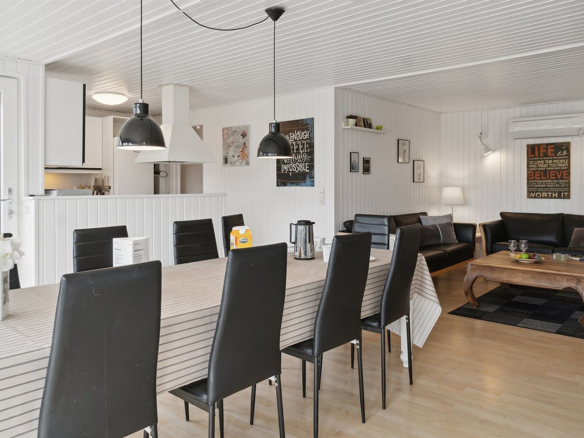 "Hallveig" - 1.1km from the sea - Binnen