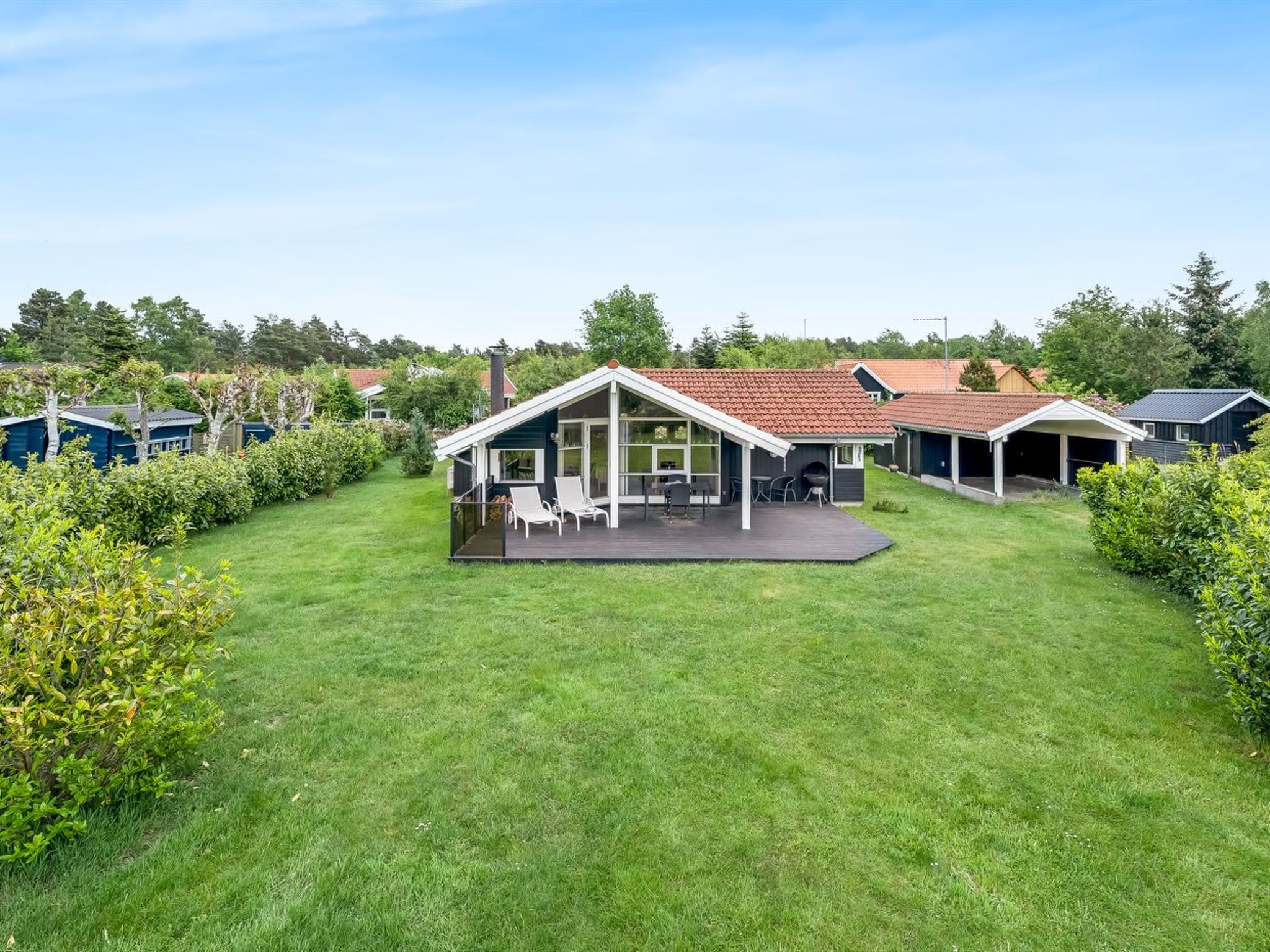 "Brynhild" - 400m from the sea - Outside
