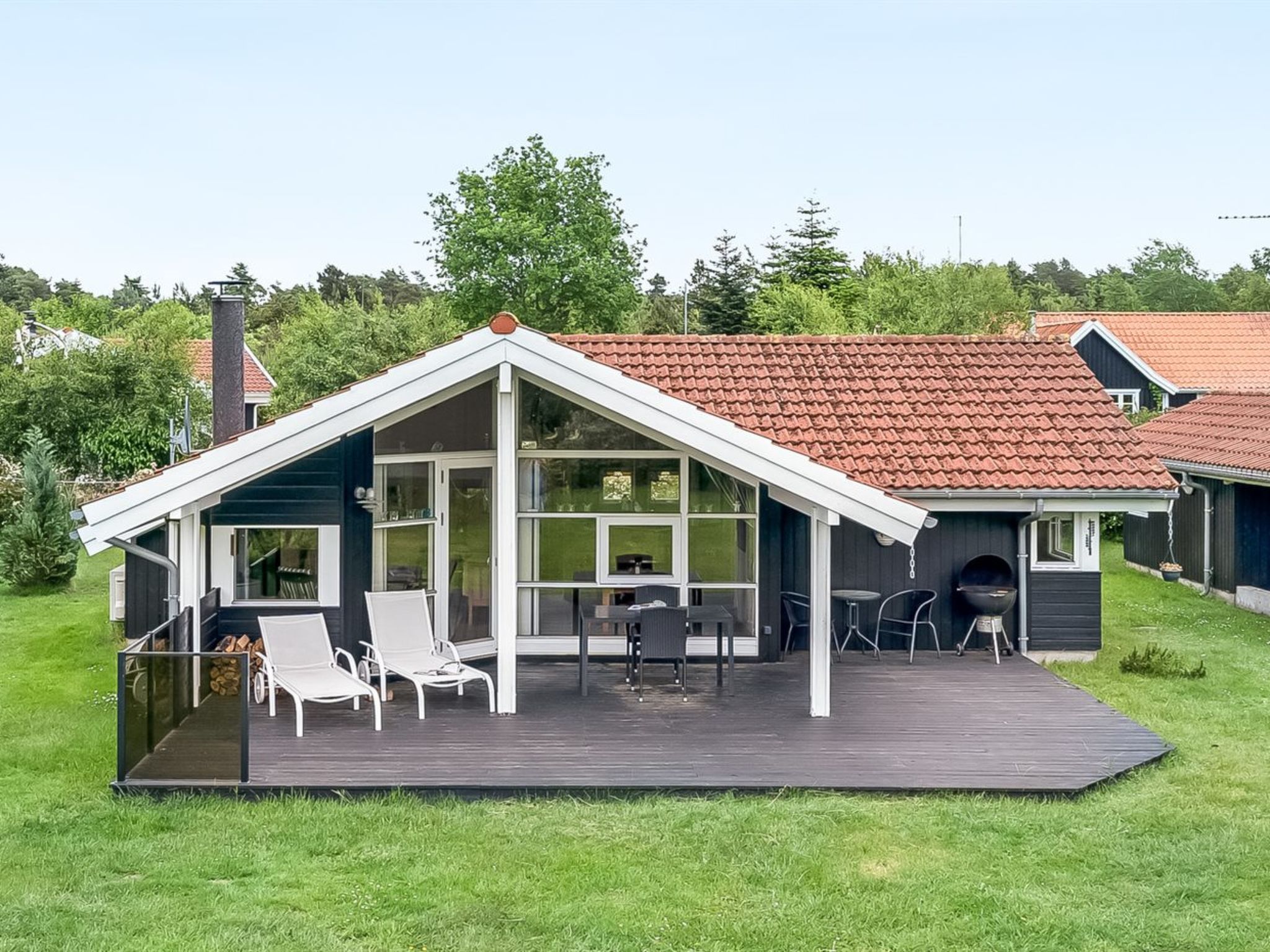 "Brynhild" - 400m from the sea - Outside