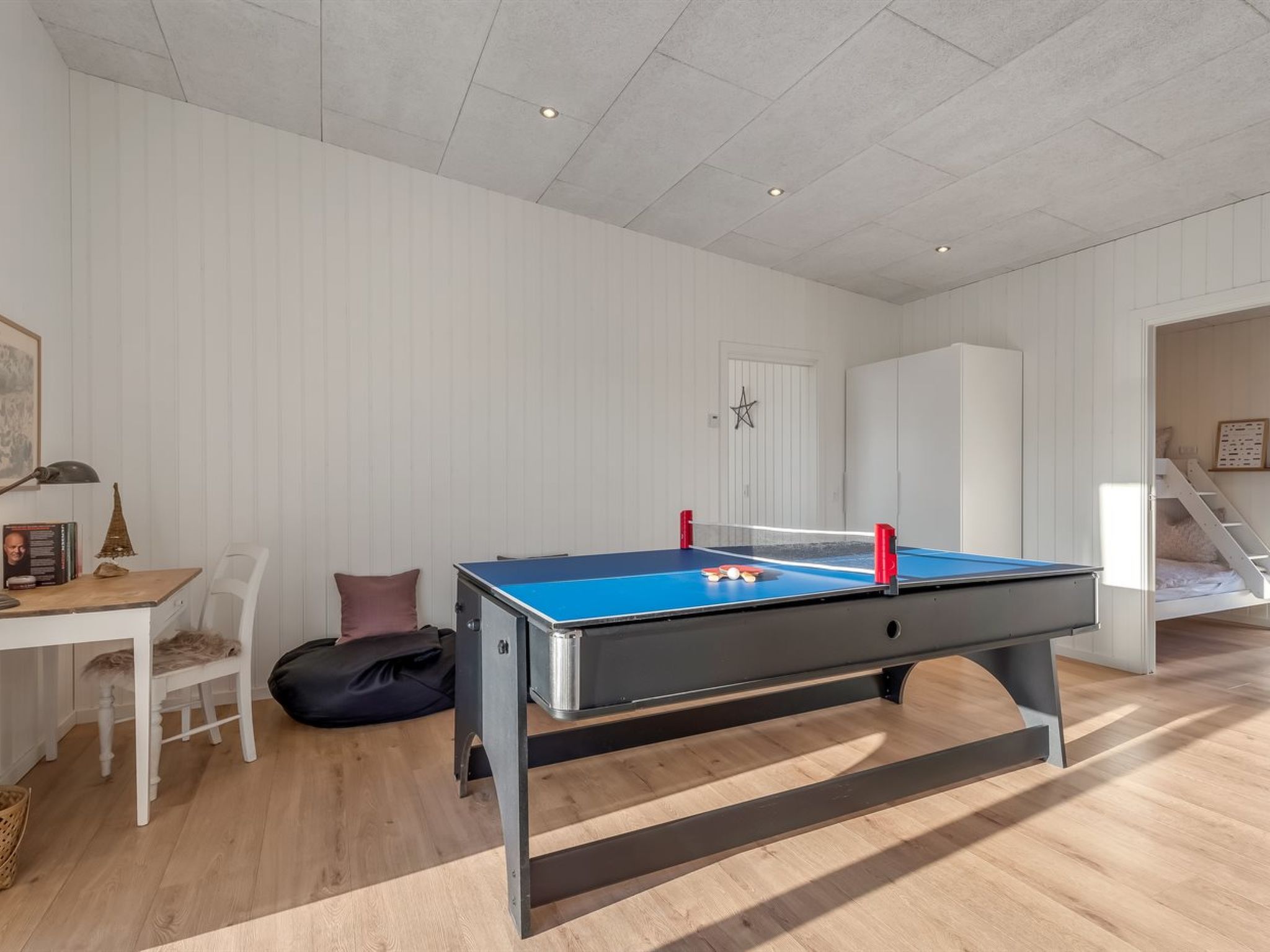 "Vanna" - 1.2km from the sea - Binnen