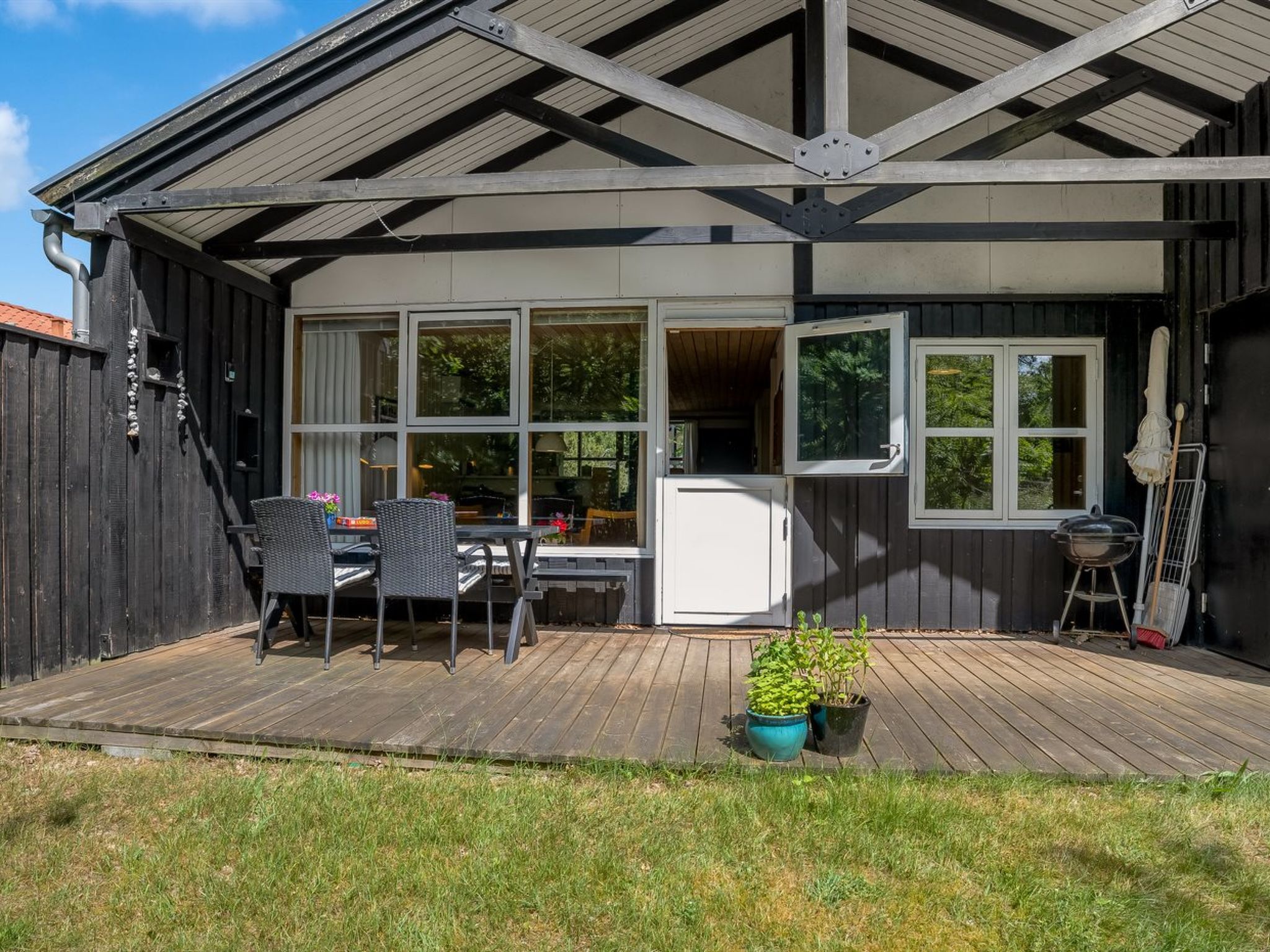 "Nalin" - 350m from the sea-Outside