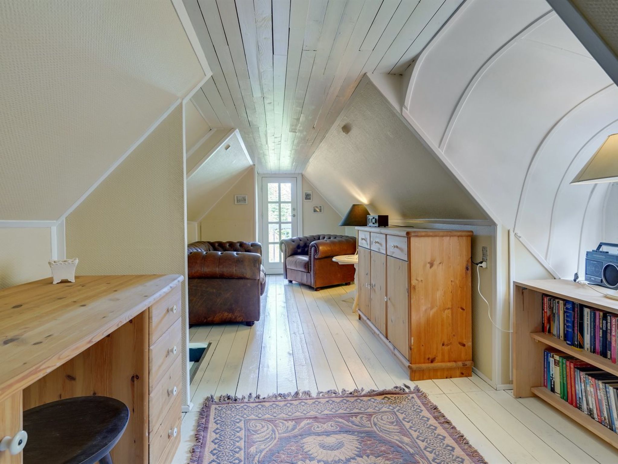 "Vemund" - 750m from the sea - Binnen