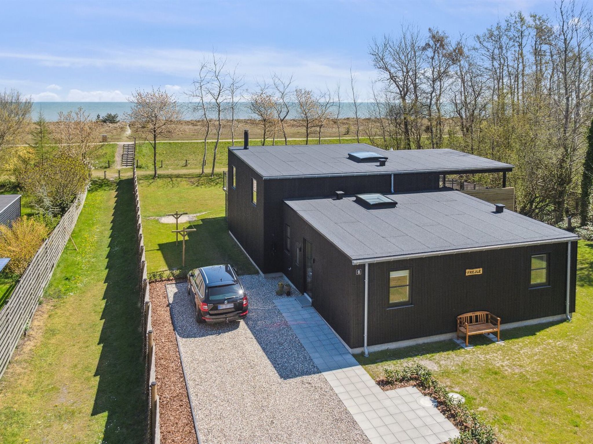 "Engli" - 90m from the sea