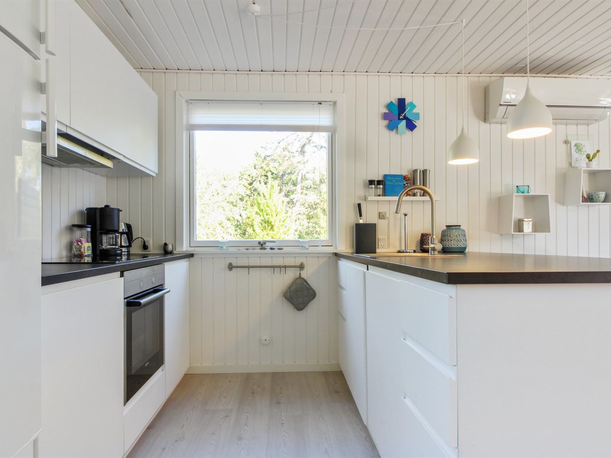 "Touko" - 850m from the sea - Binnen