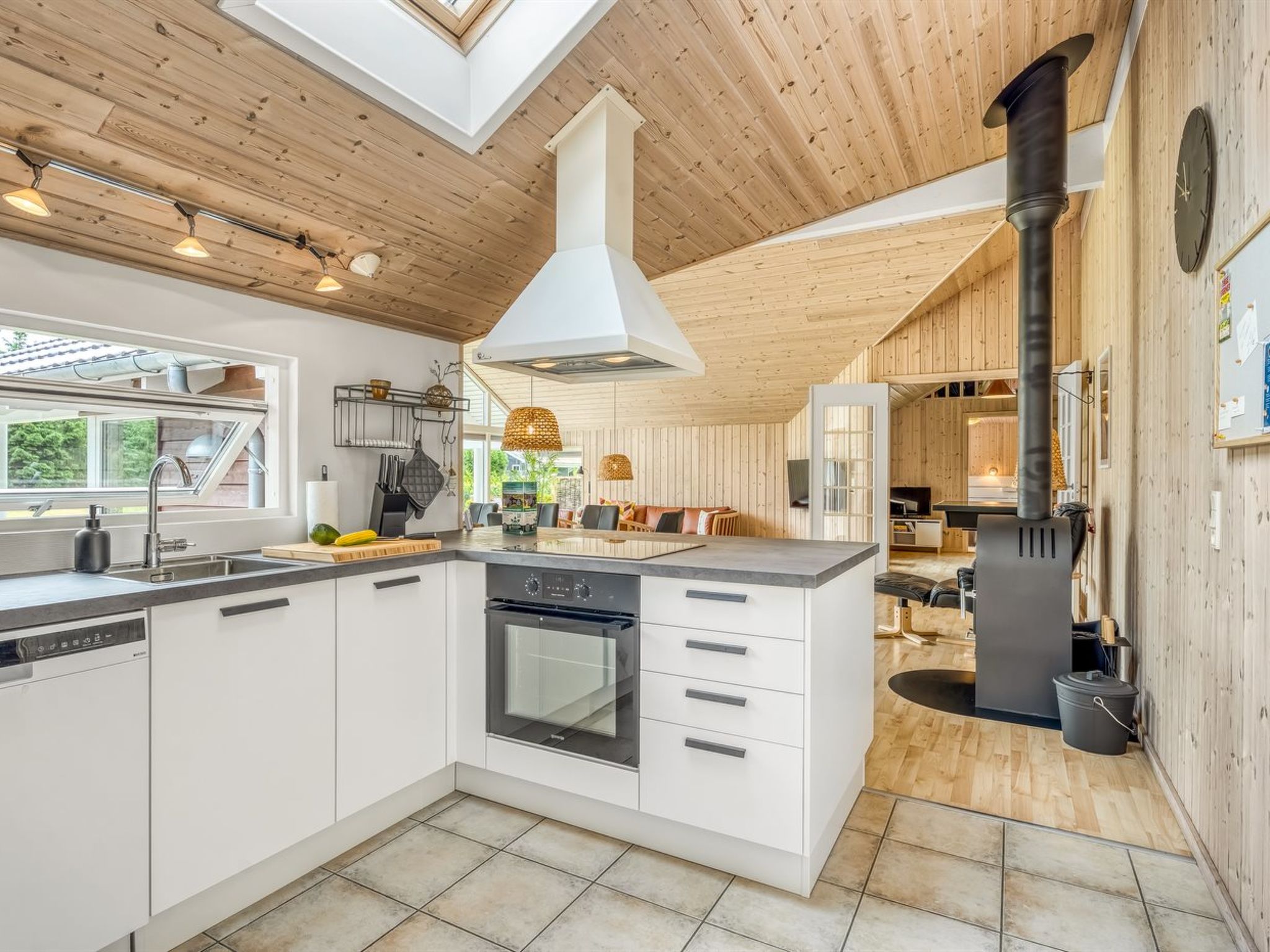 "Tialda" - 1.3km from the sea - Binnen