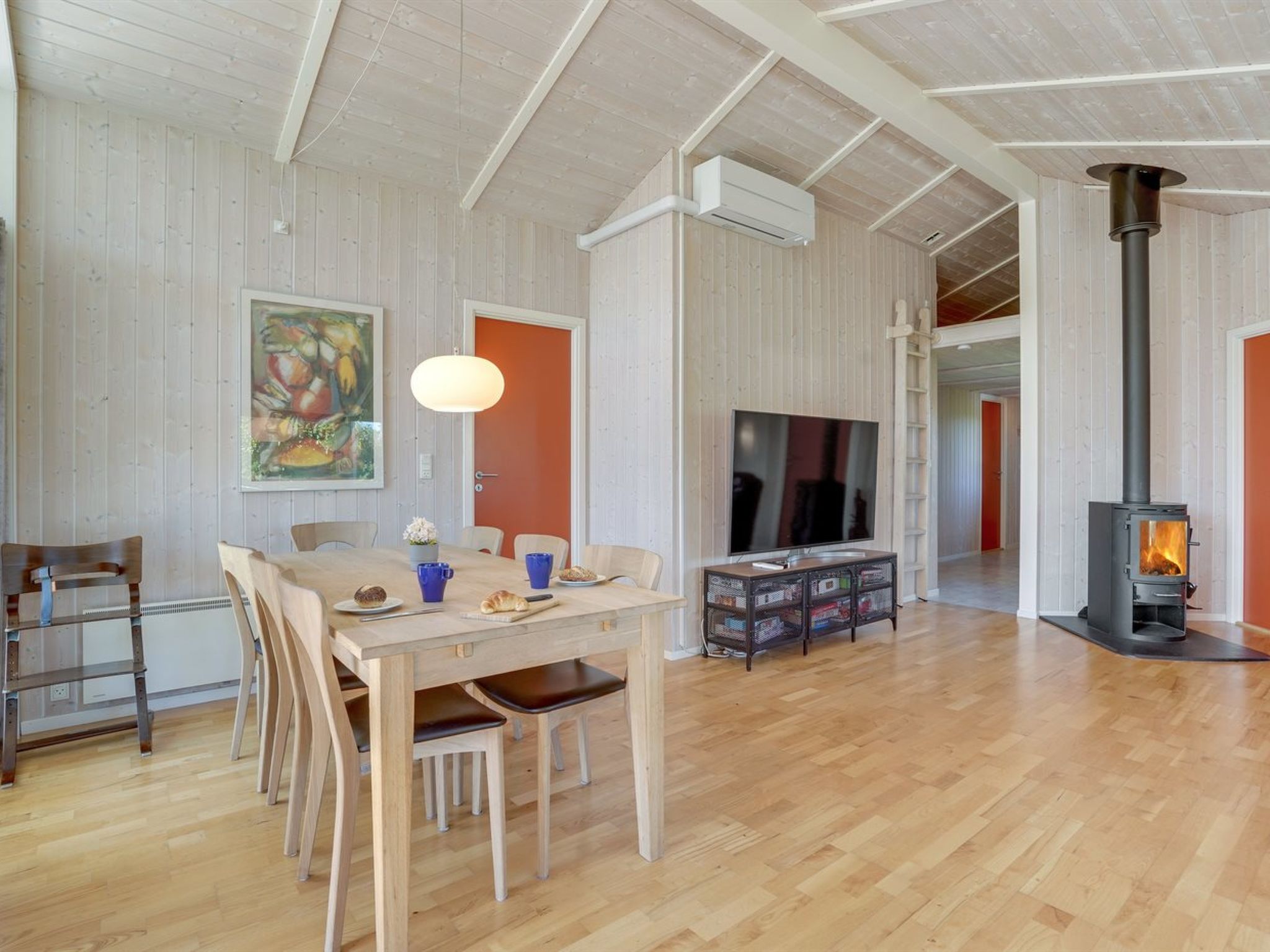 "Karoliina" - 900m from the sea - Binnen