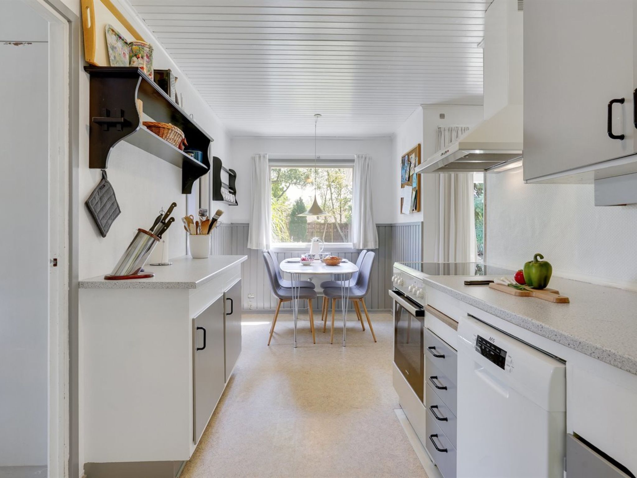"Harri" - 700m from the sea - Drinnen