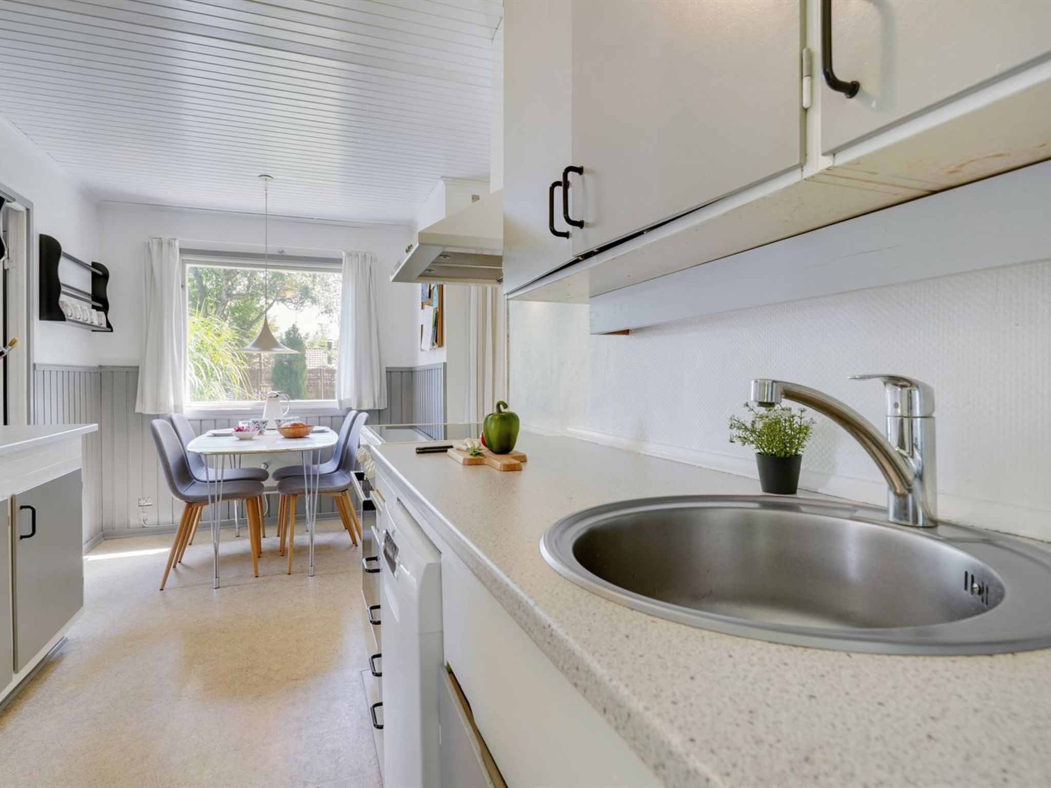 "Harri" - 700m from the sea - Drinnen