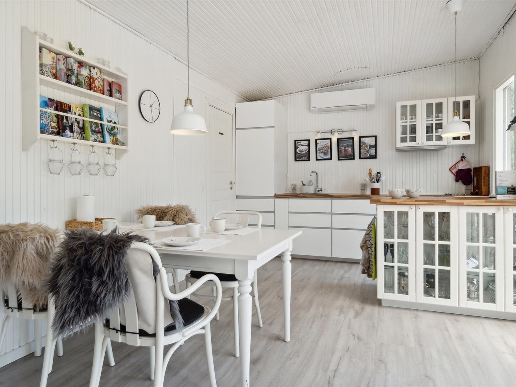 "Thorlak" - 860m from the sea - Binnen