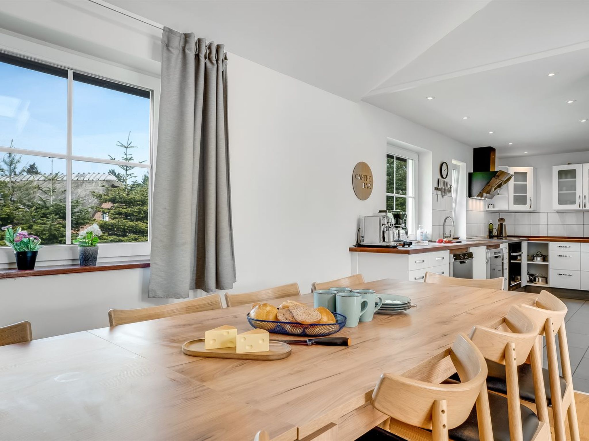 "Ronia" - 900m from the sea - Binnen