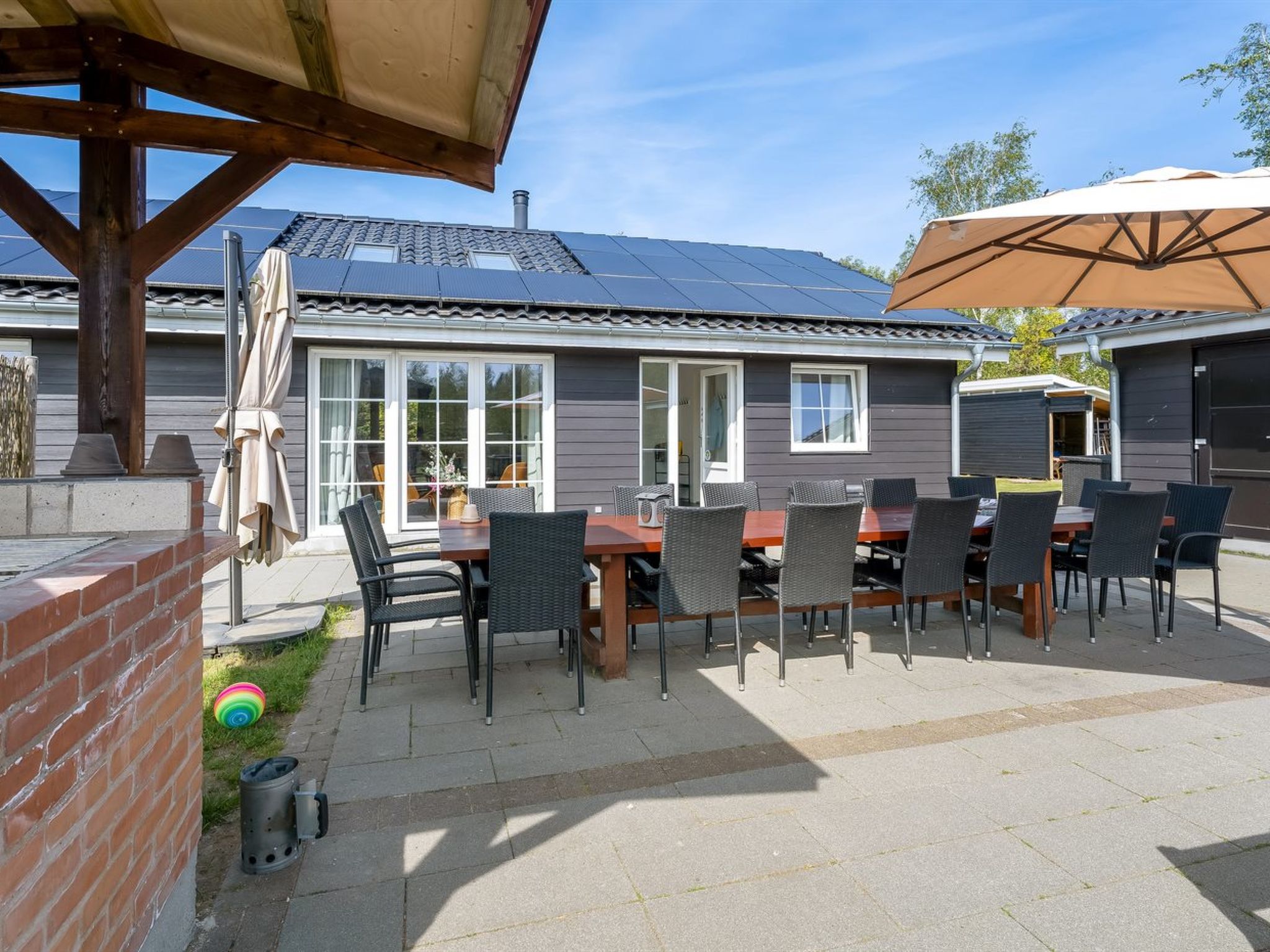 "Ronia" - 900m from the sea - Buiten