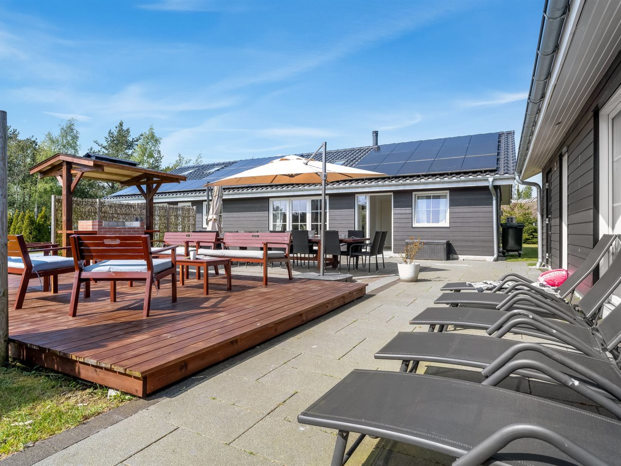"Ronia" - 900m from the sea - Buiten