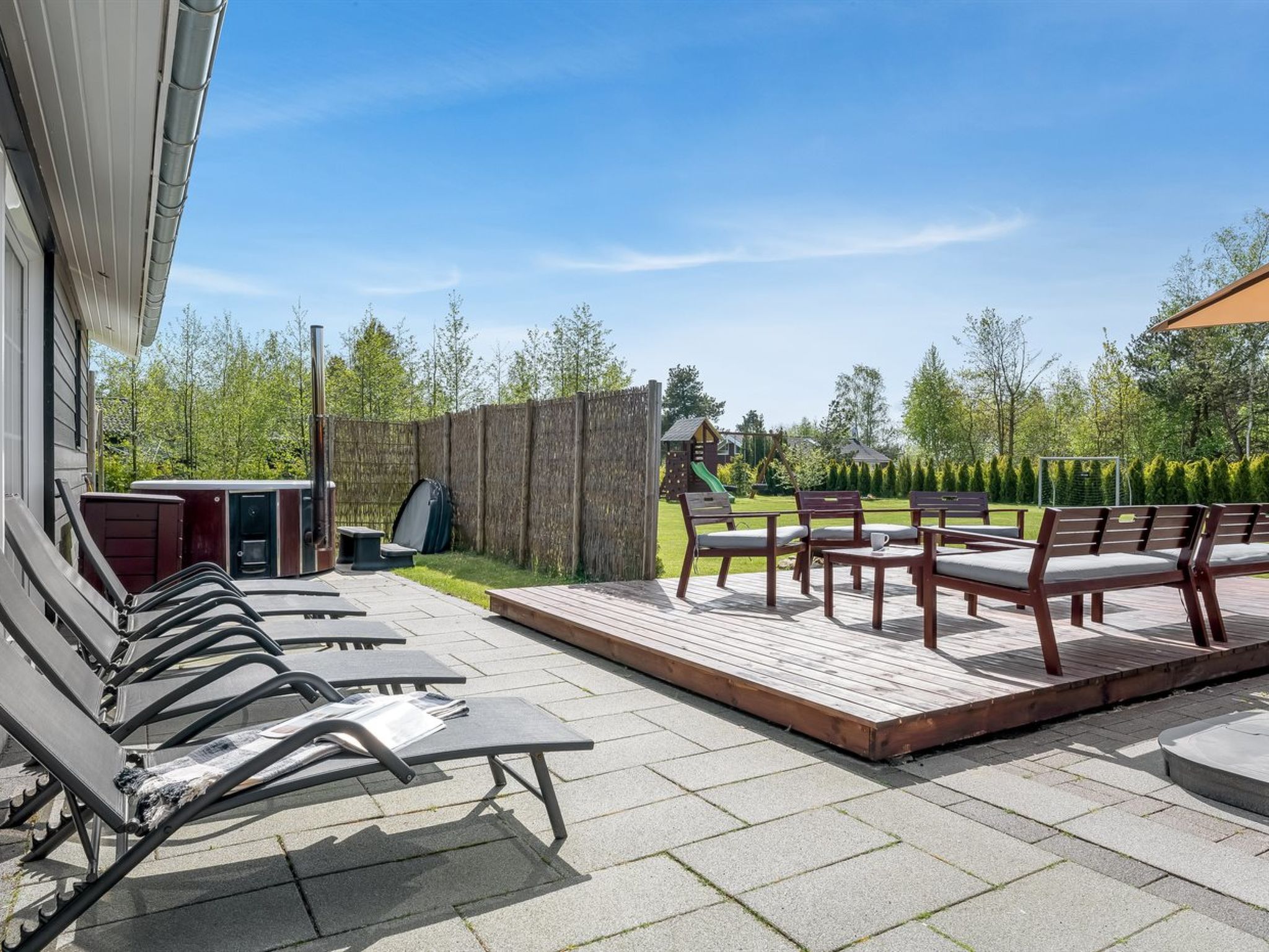 "Ronia" - 900m from the sea - Buiten