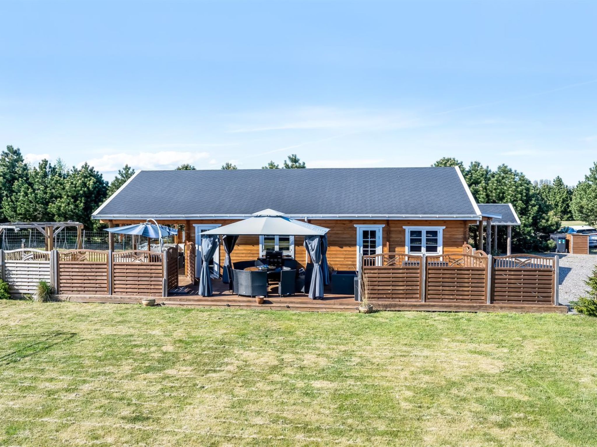"Vicktoria" - 1.5km from the sea-Buiten