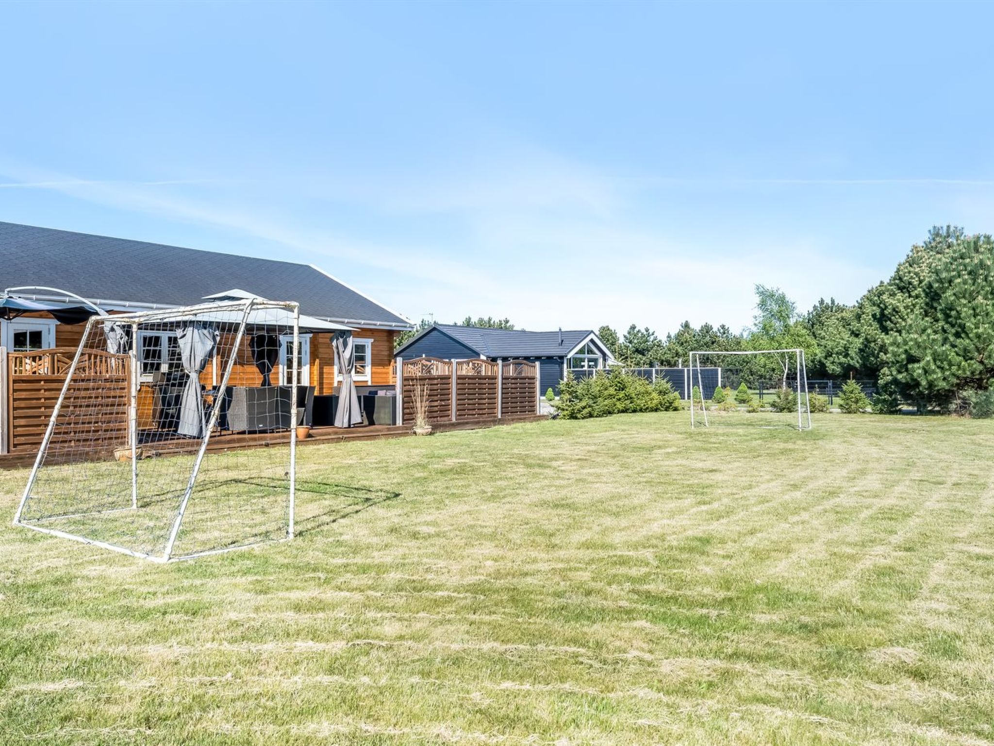 "Vicktoria" - 1.5km from the sea-Buiten