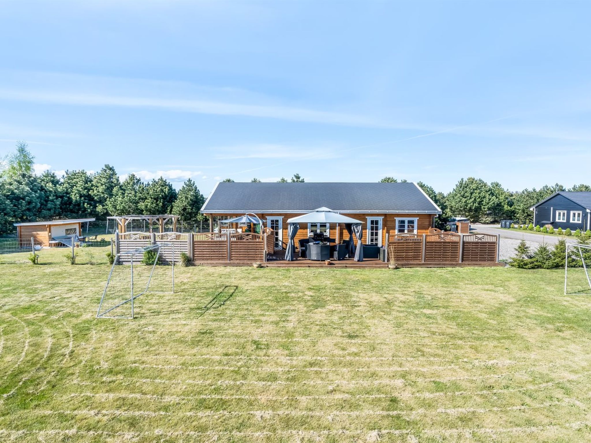 "Vicktoria" - 1.5km from the sea-Buiten