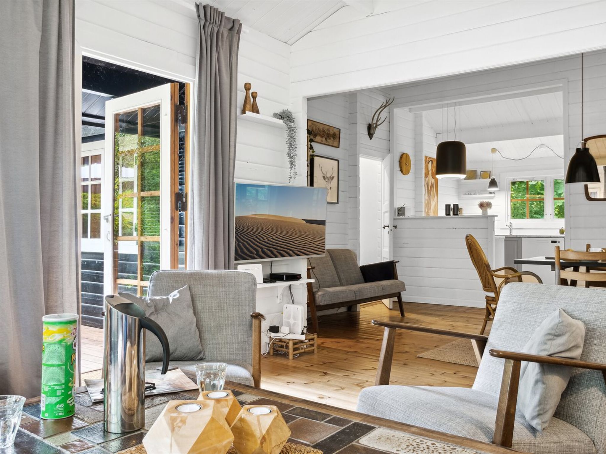 "Neela" - 300m from the sea - Binnen